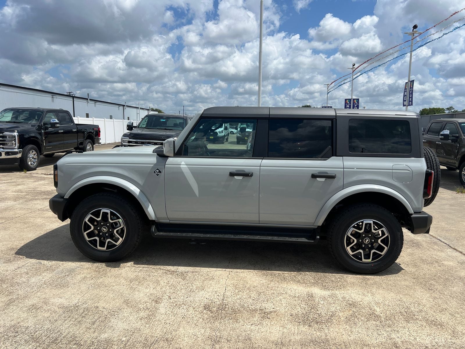 2026 Ford Bronco Outer Banks®