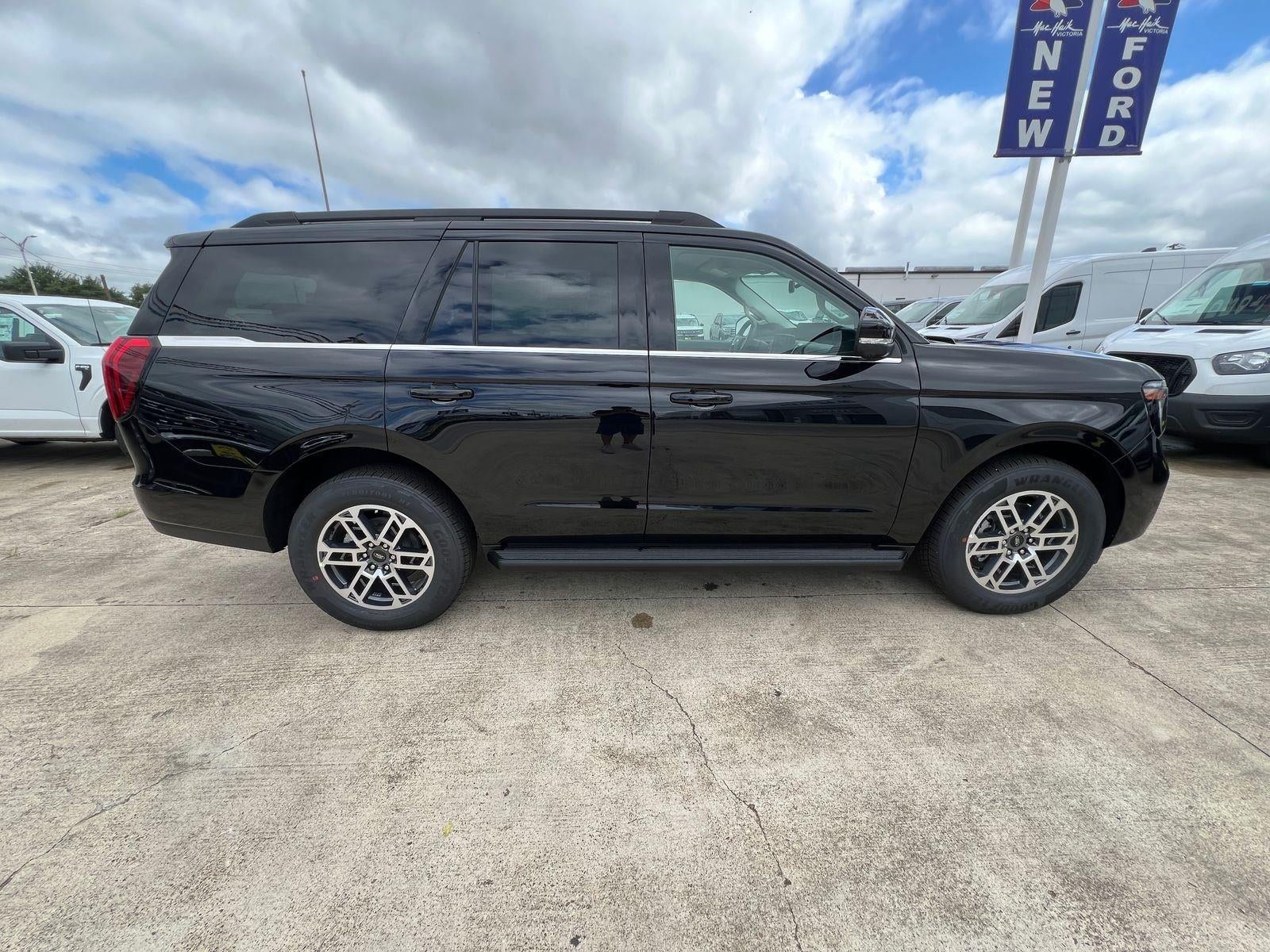 2026 Ford Expedition Active