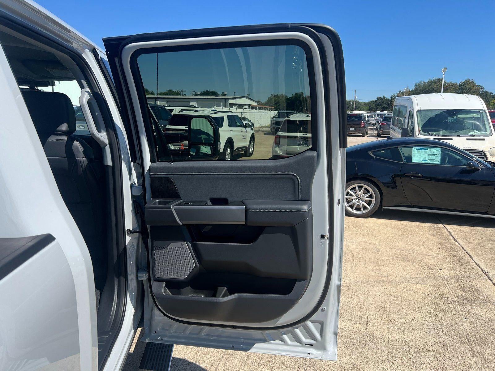 2026 Ford Super Duty F-350 Lariat