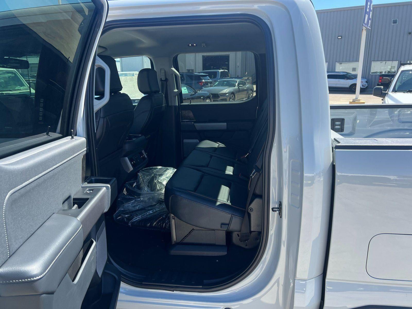 2026 Ford Super Duty F-350 Lariat