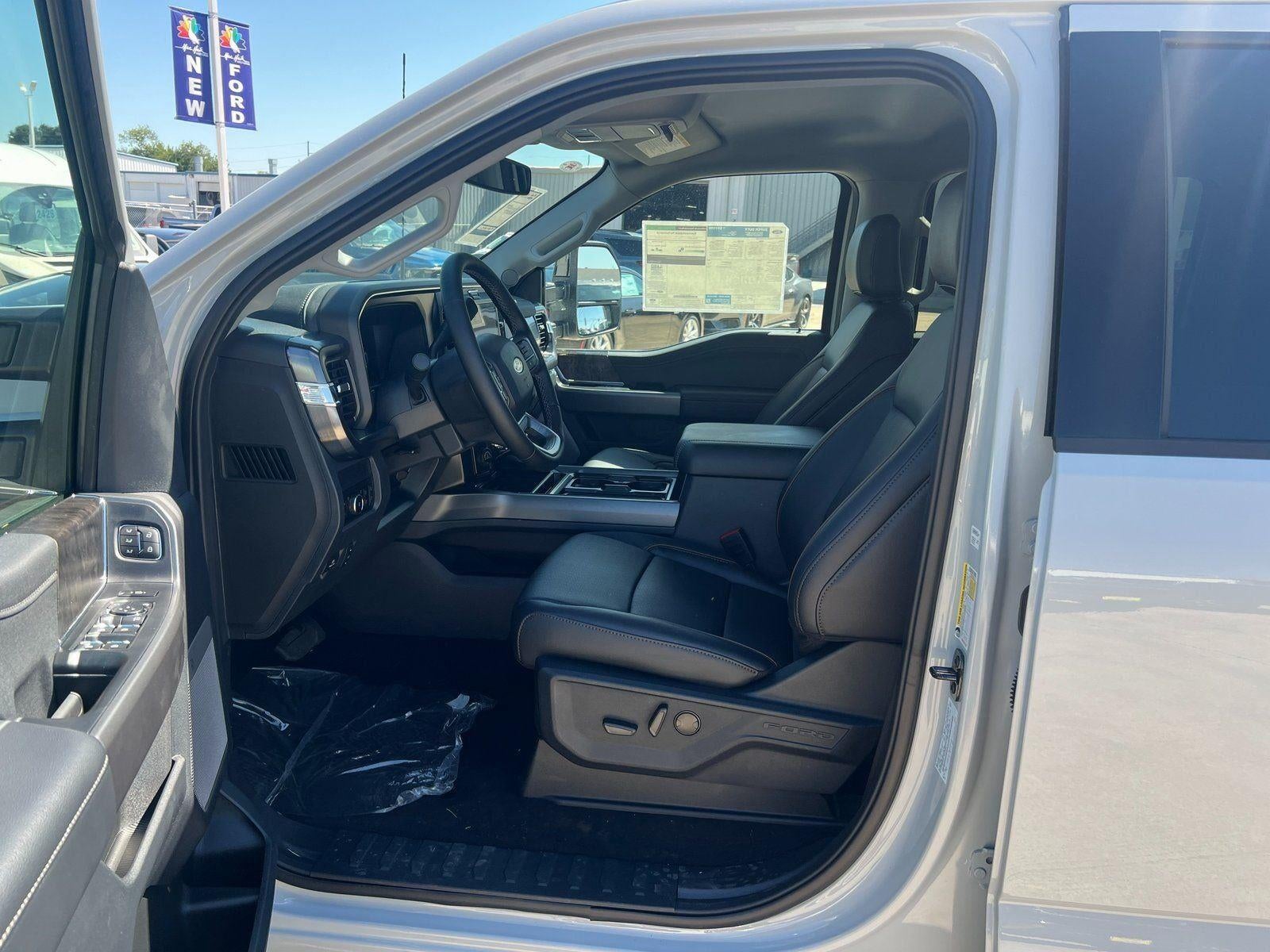 2026 Ford Super Duty F-350 Lariat