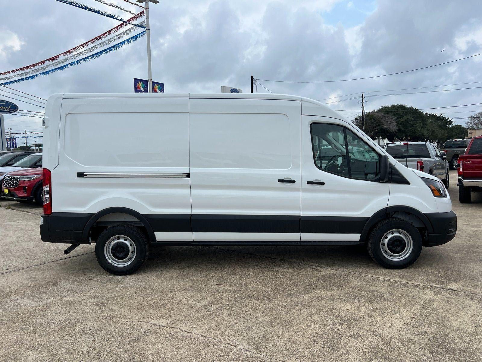2026 Ford Transit Cargo Van Base