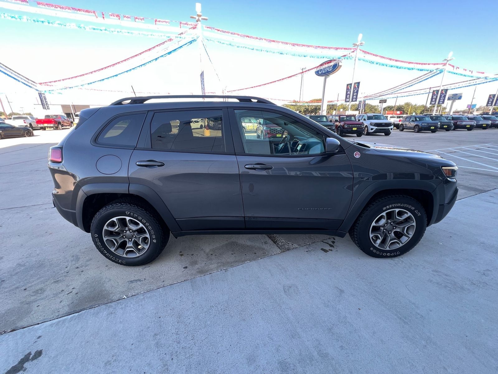 2020 Jeep Cherokee Trailhawk