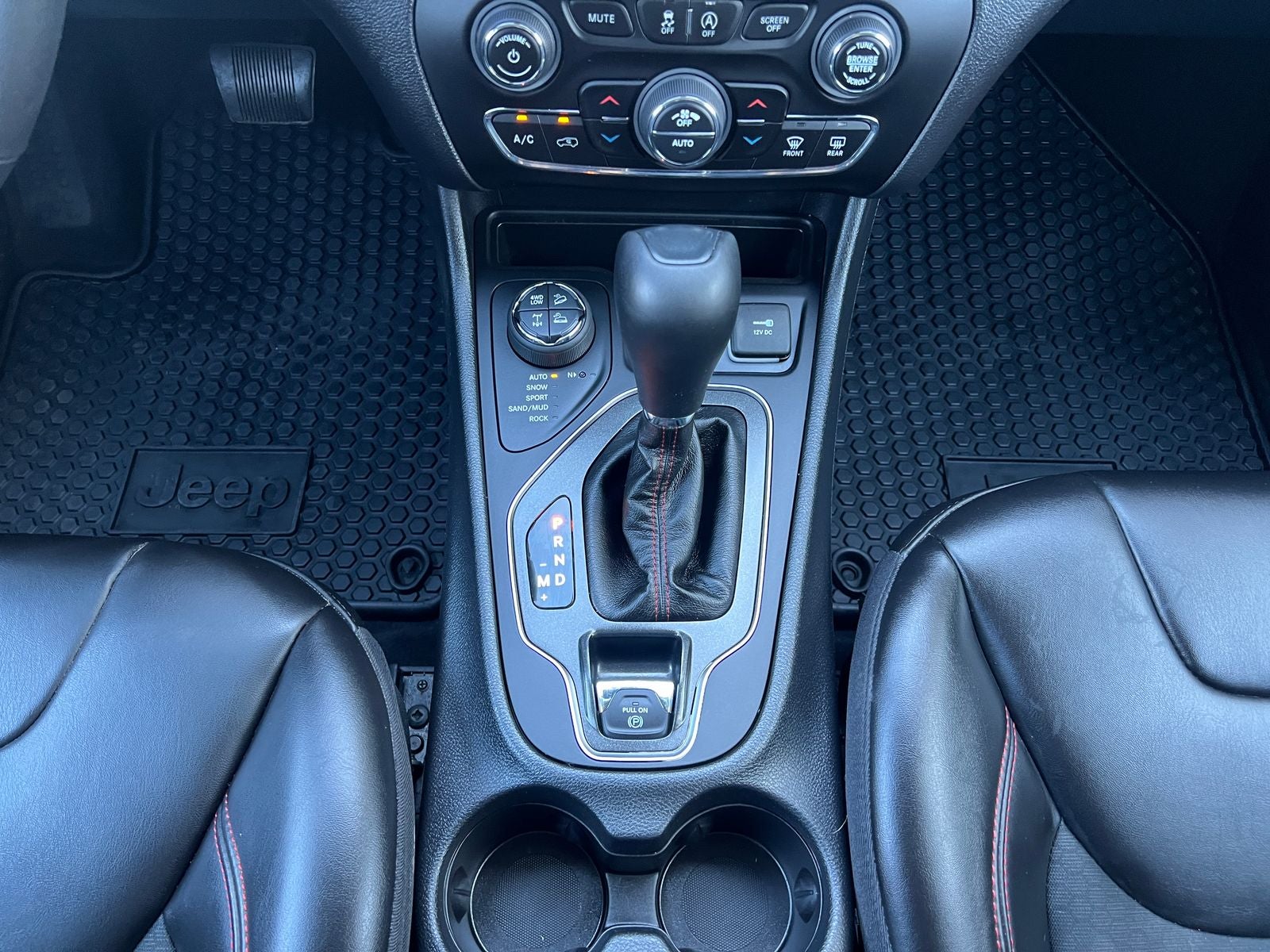 2020 Jeep Cherokee Trailhawk