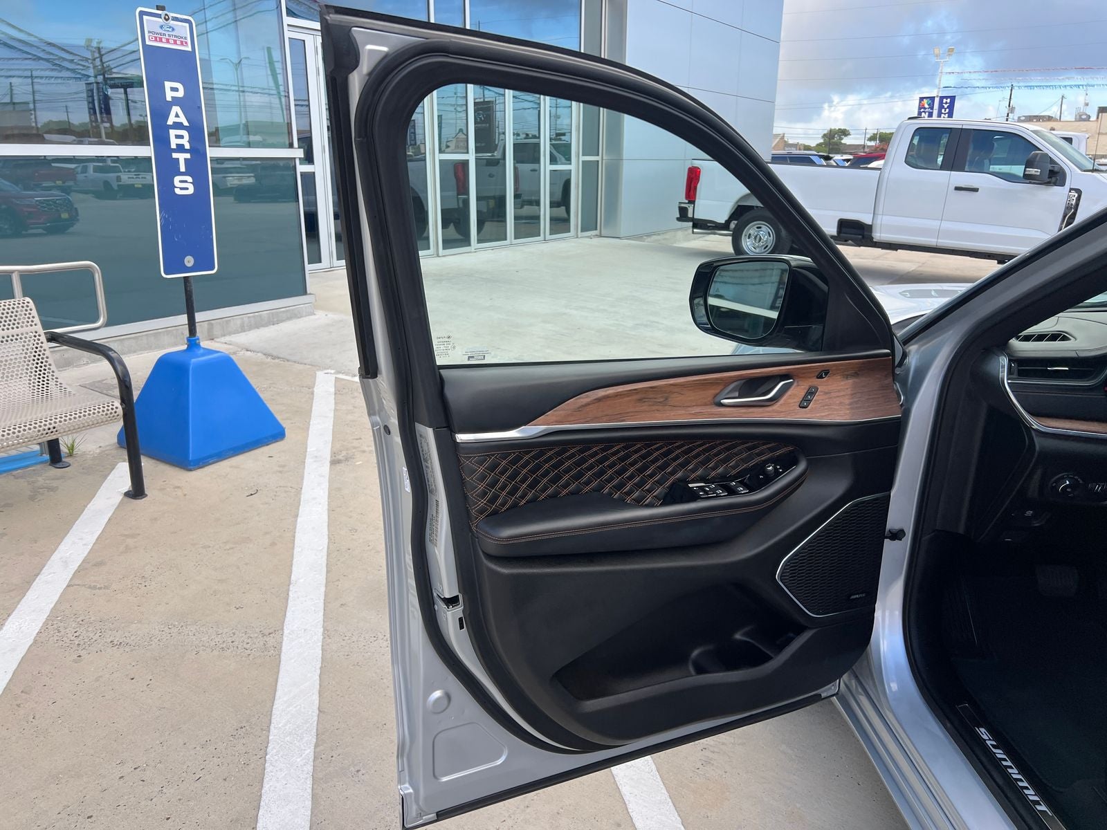 2023 Jeep Grand Cherokee L Summit
