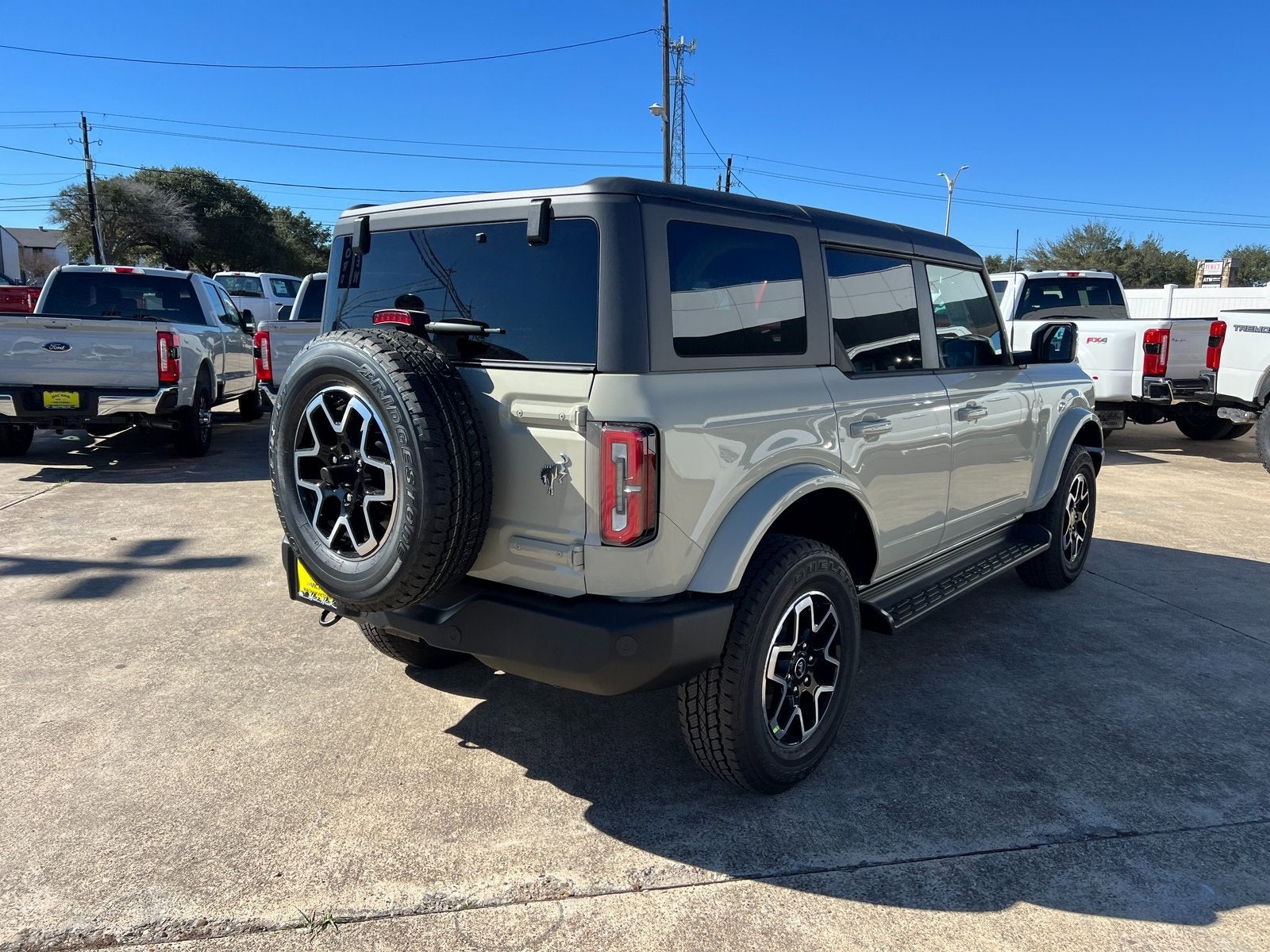 2025 Ford Bronco Outer Banks