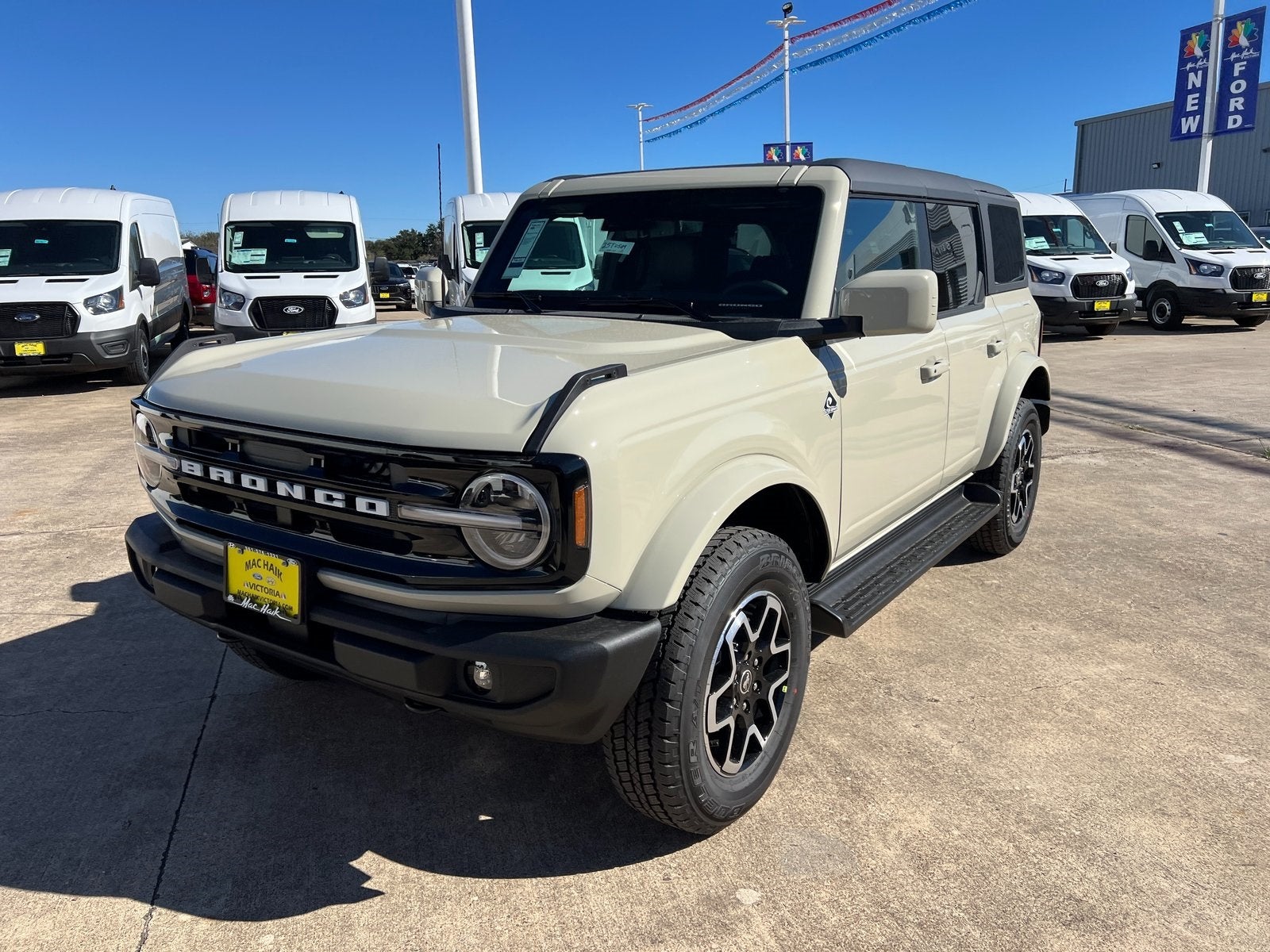 2025 Ford Bronco Outer Banks