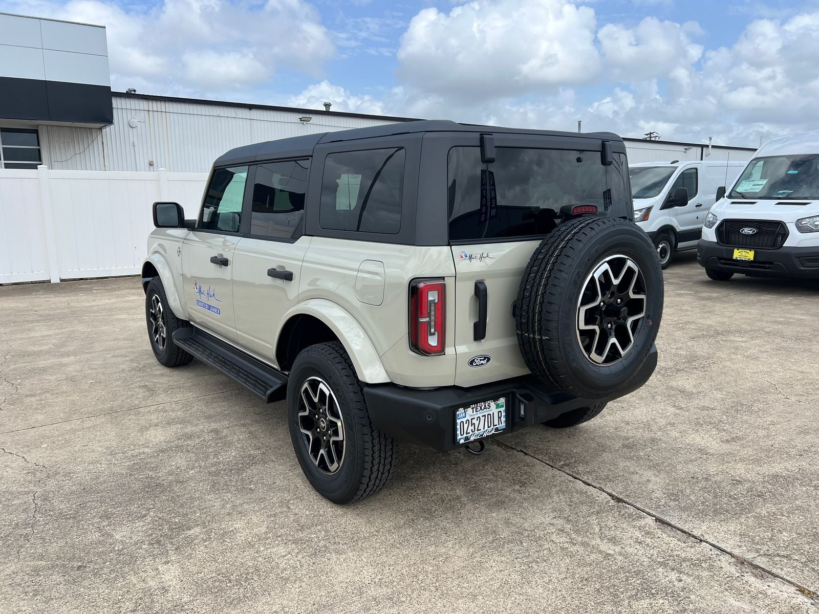2026 Ford Bronco Outer Banks
