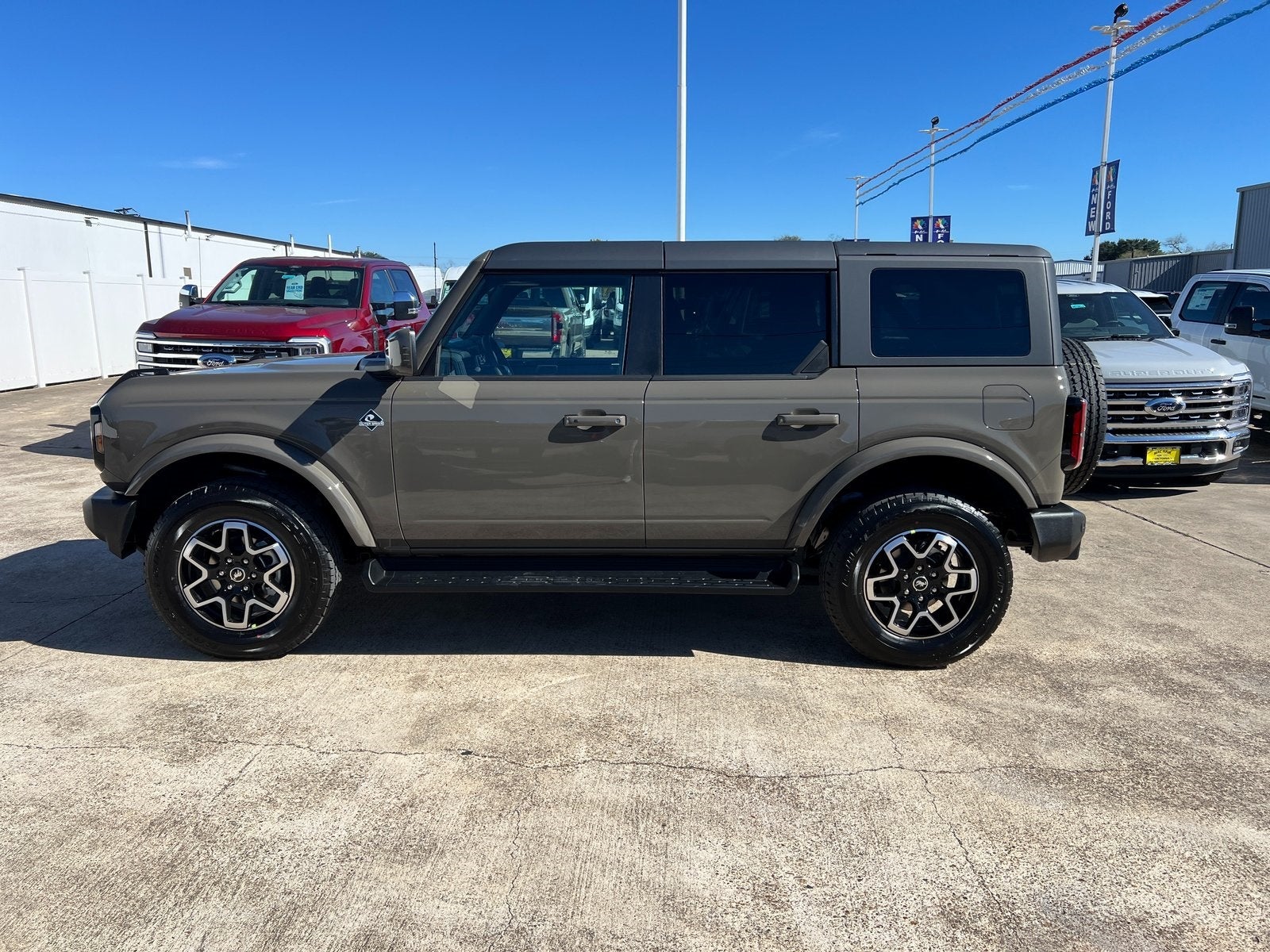 2025 Ford Bronco Outer Banks