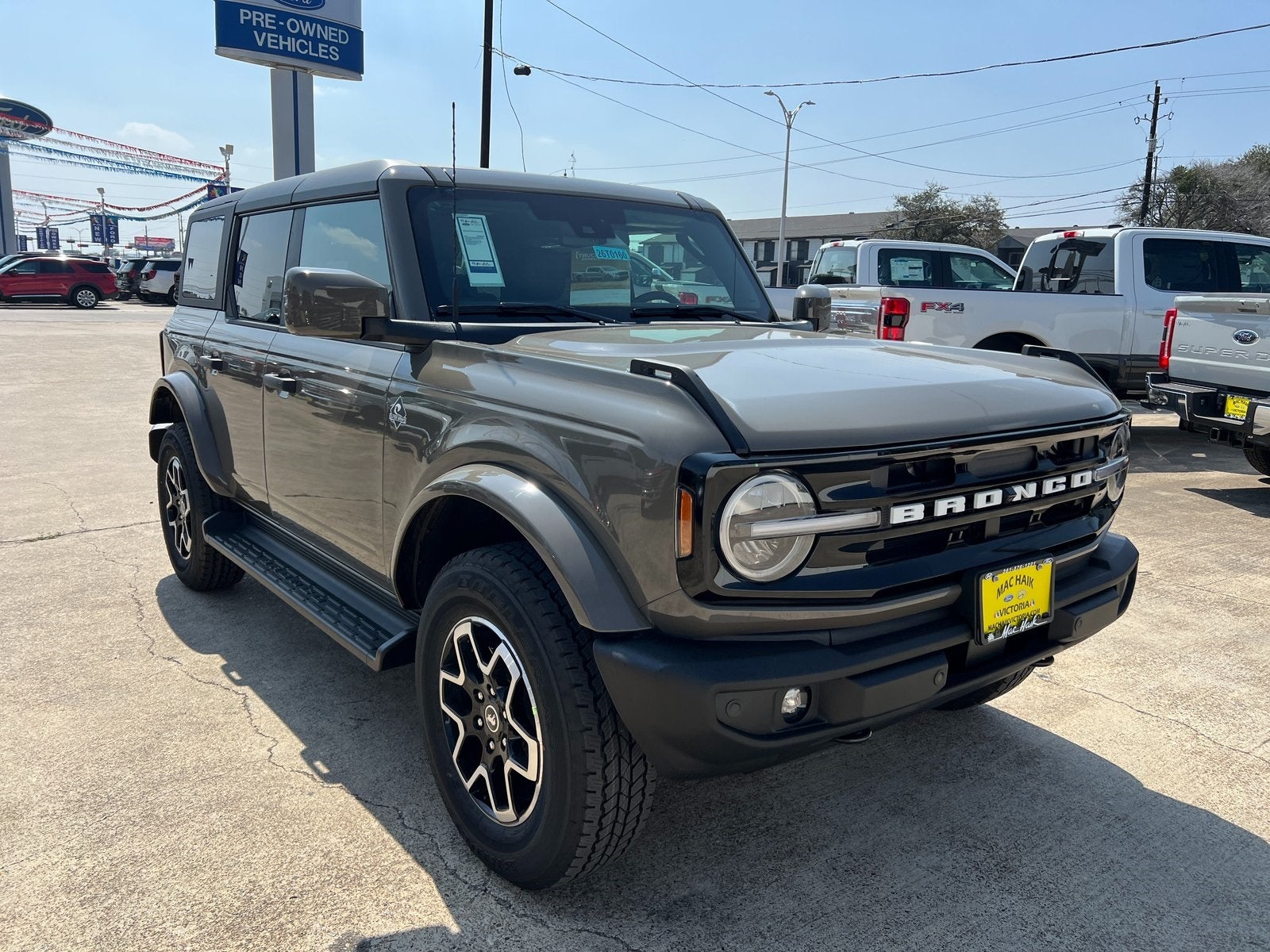 2026 Ford Bronco Outer Banks