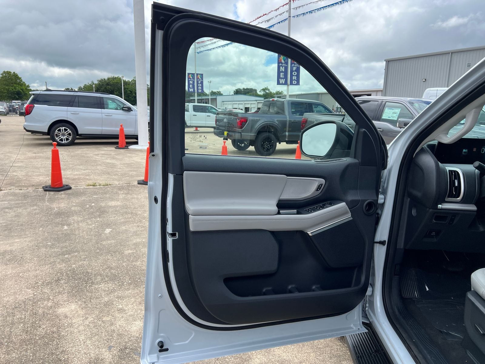 2026 Ford Expedition Active