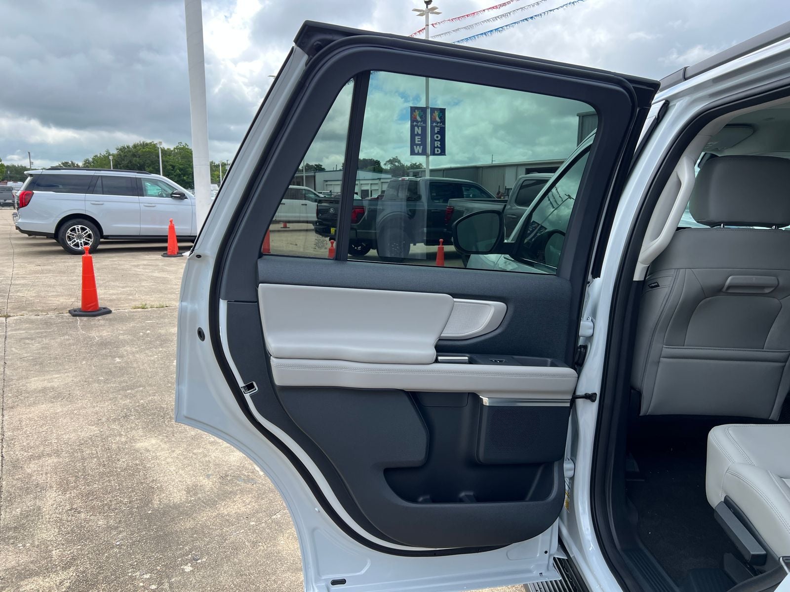 2026 Ford Expedition Active