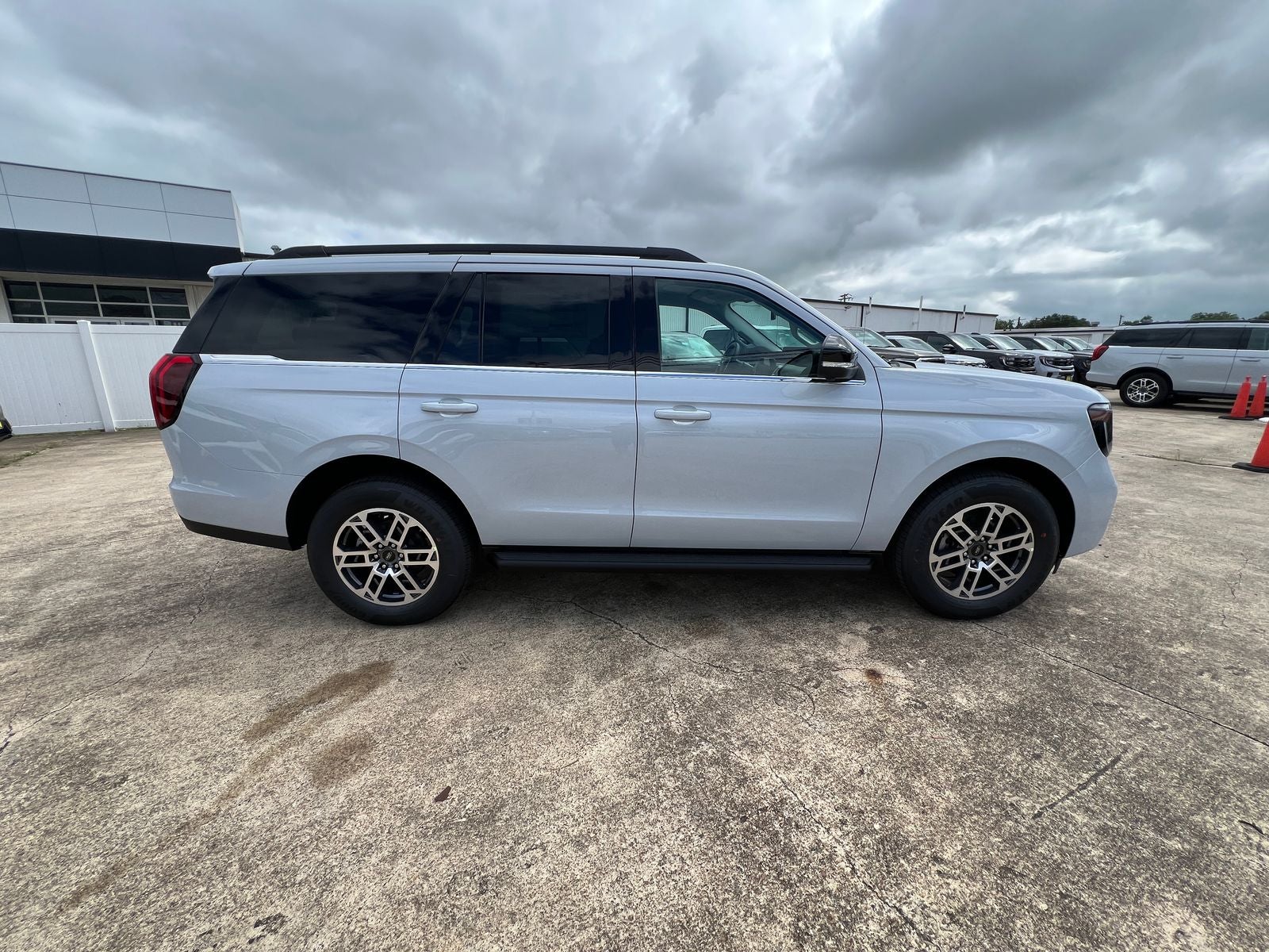 2026 Ford Expedition Active