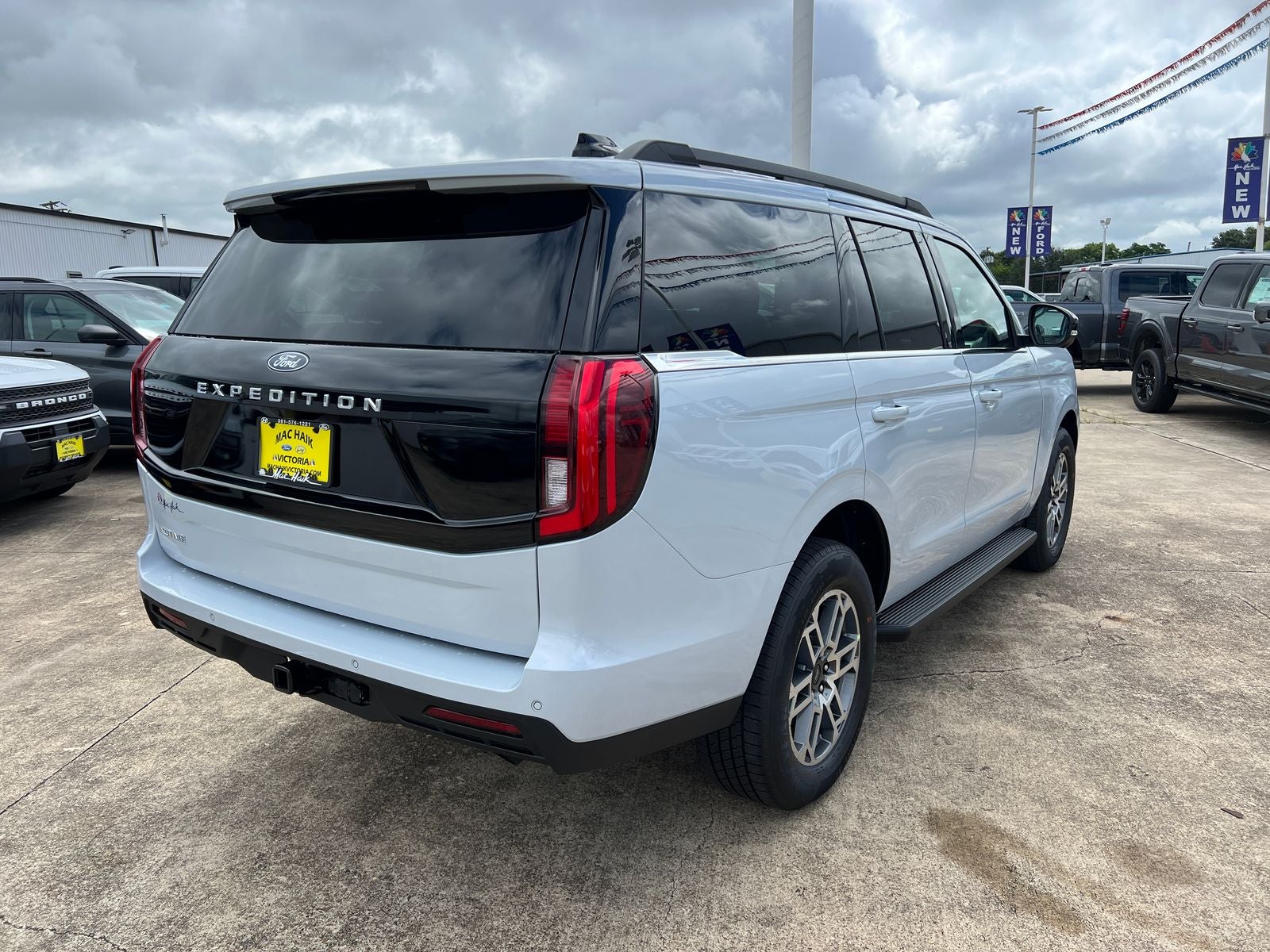 2026 Ford Expedition Active