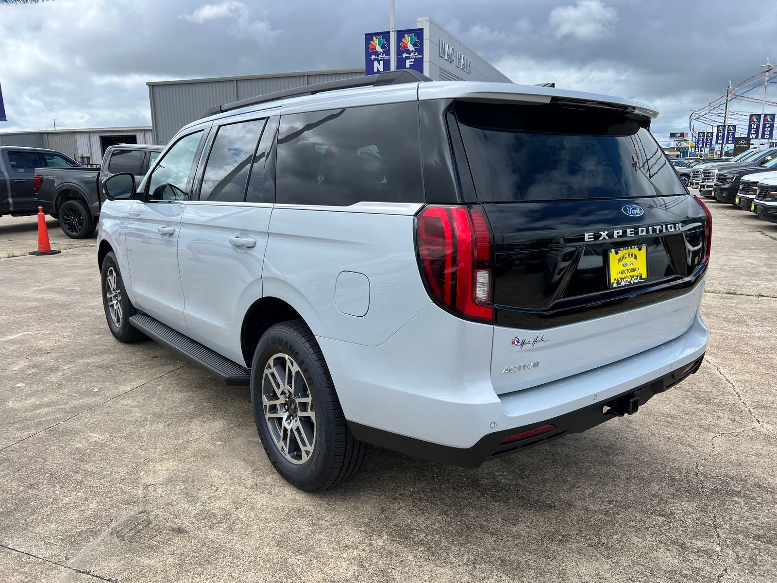 2026 Ford Expedition Active