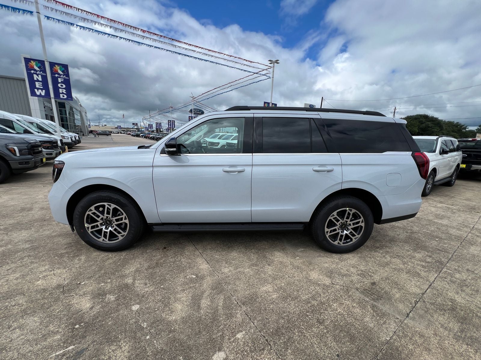 2026 Ford Expedition Active