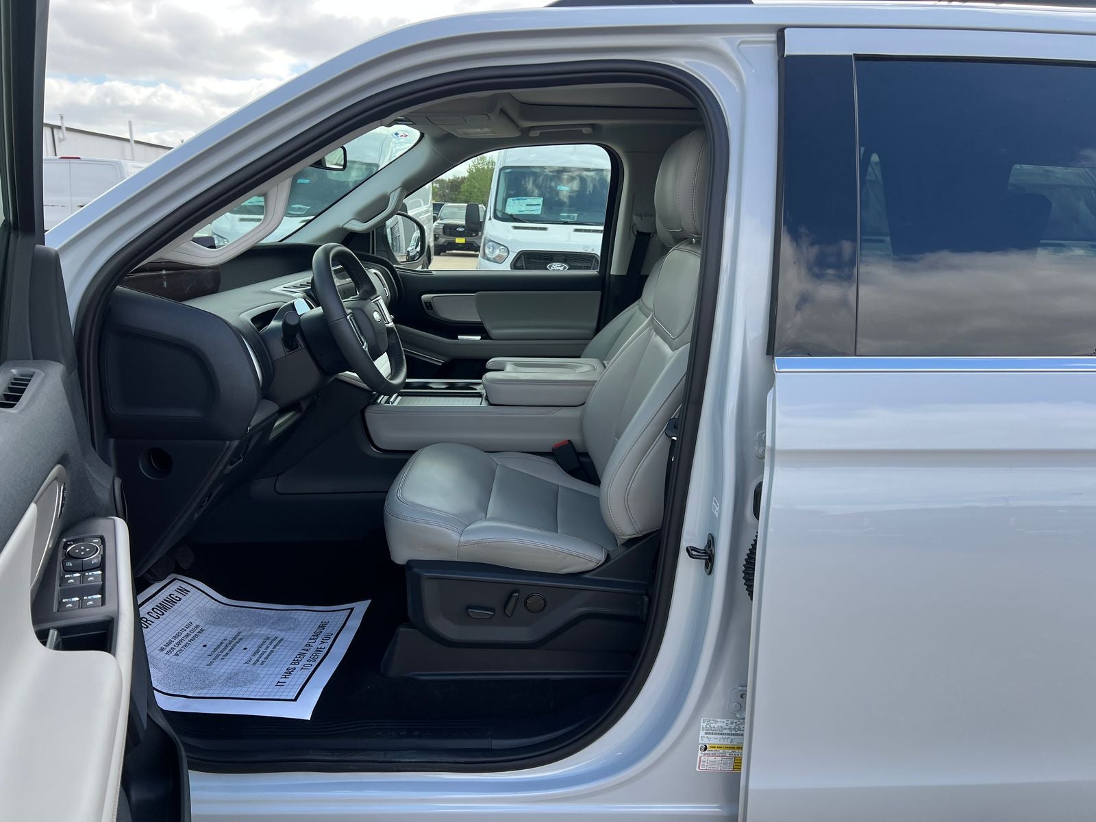 2025 Ford Expedition Active