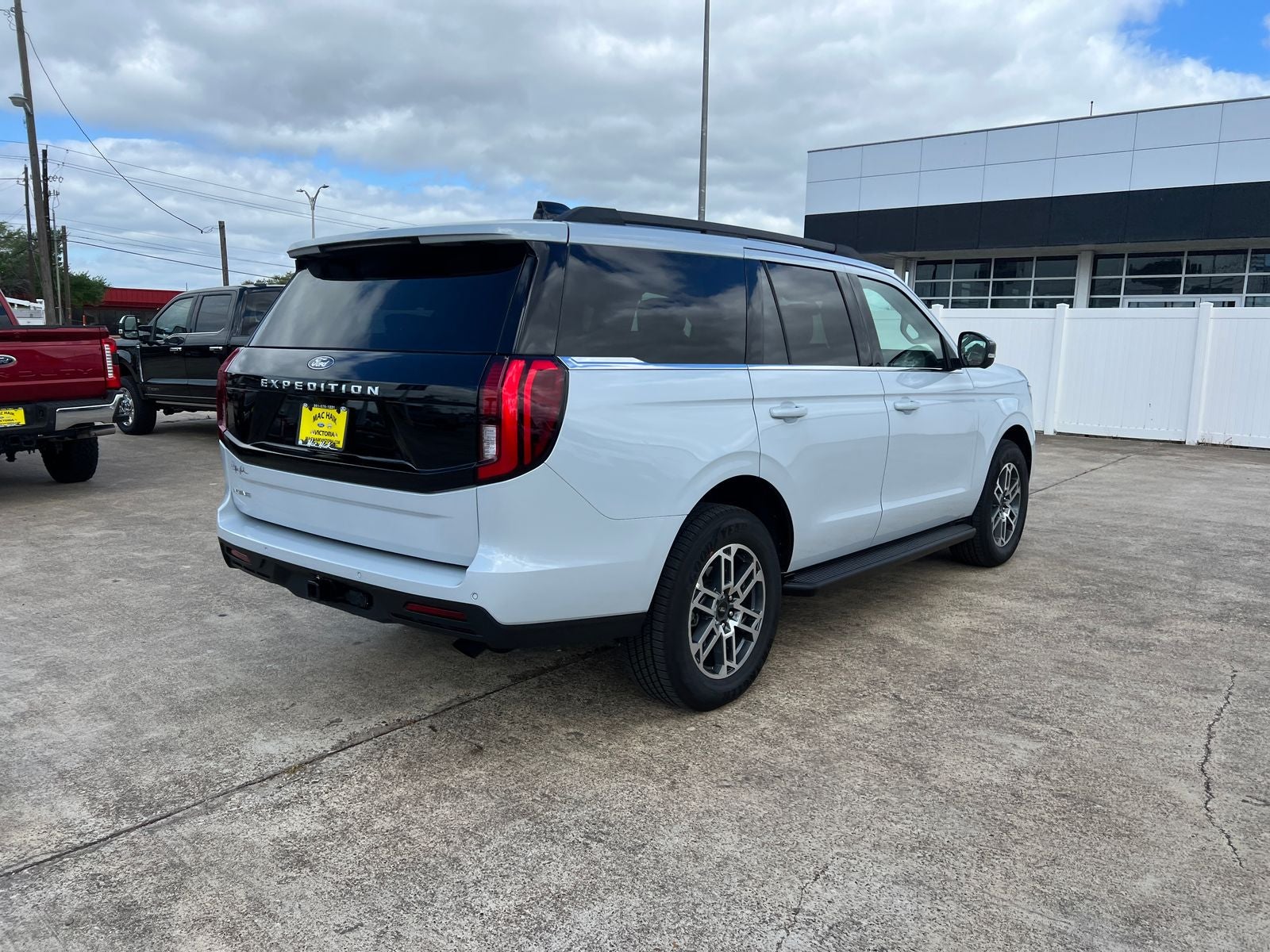 2025 Ford Expedition Active