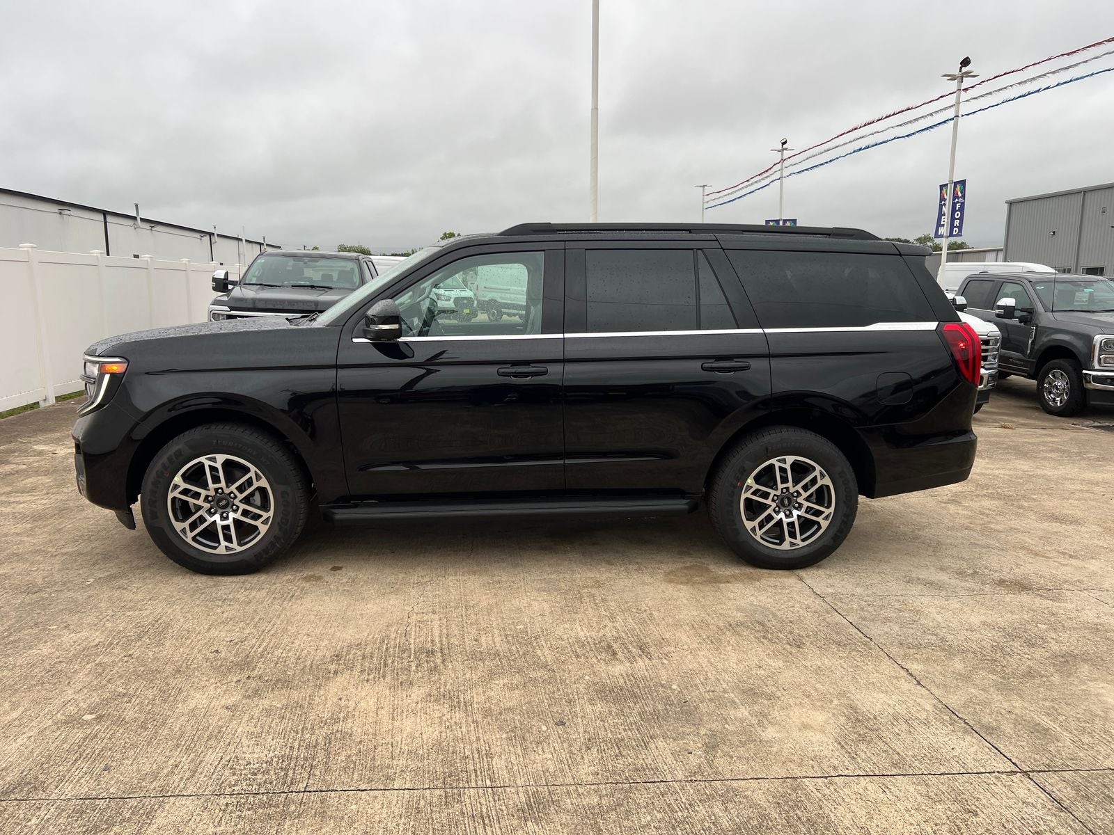 2026 Ford Expedition Active