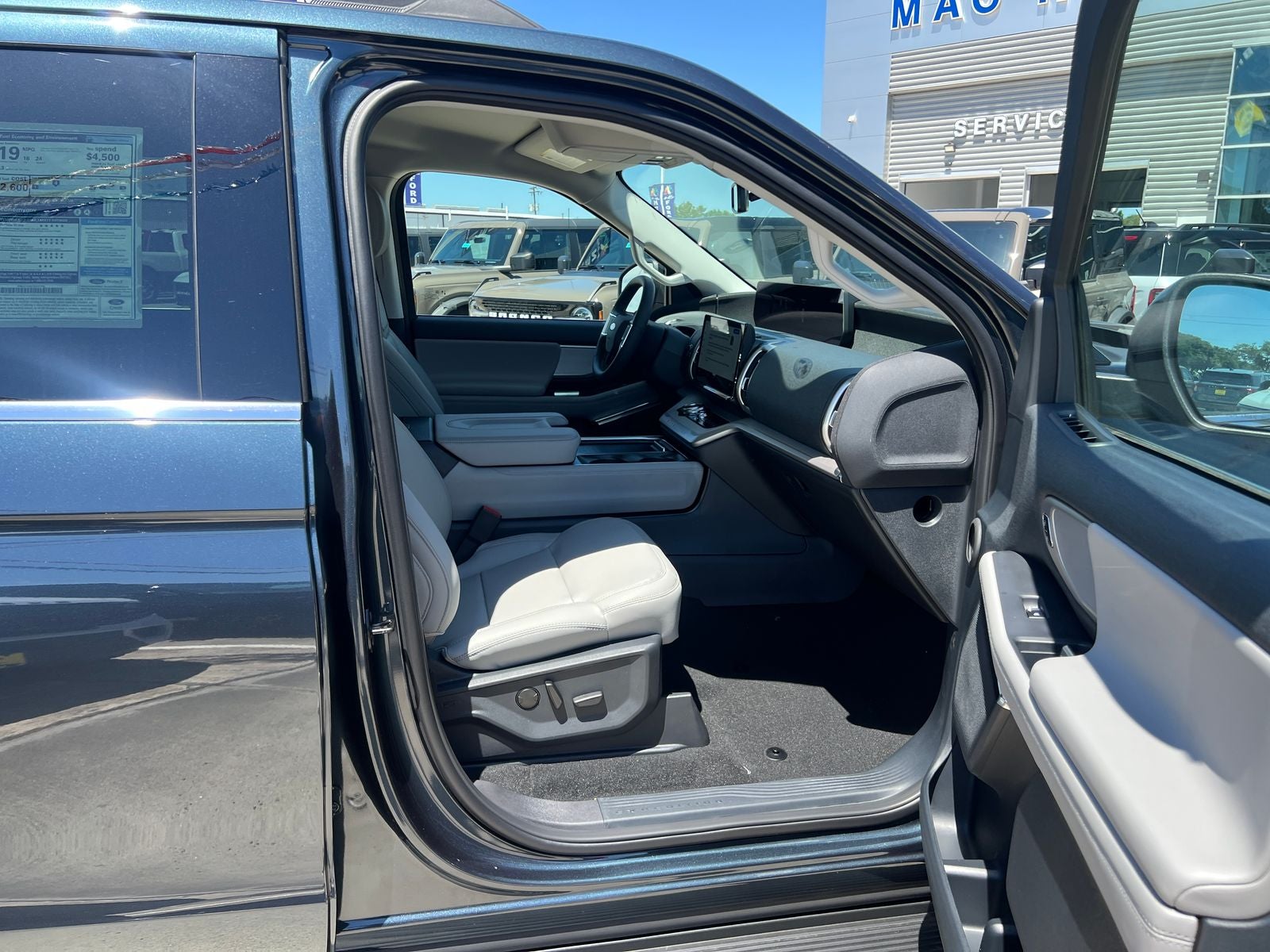 2026 Ford Expedition Active