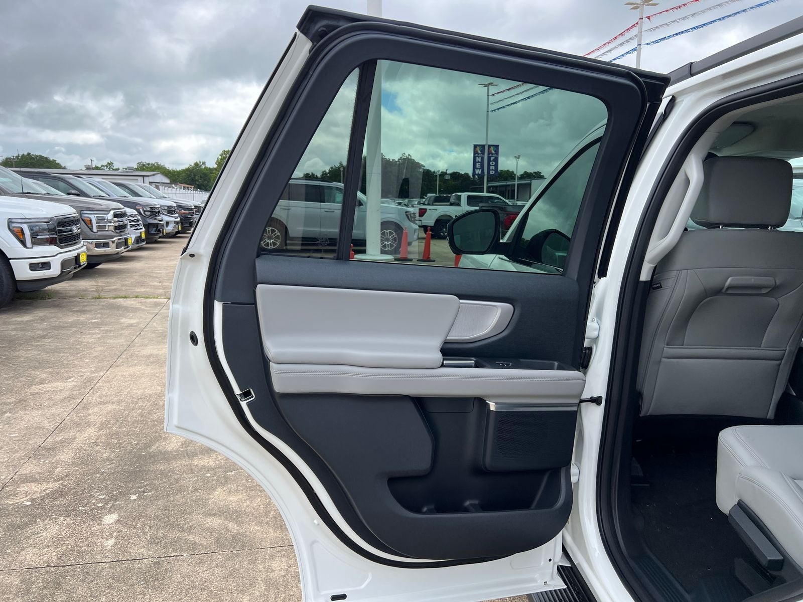 2026 Ford Expedition Active