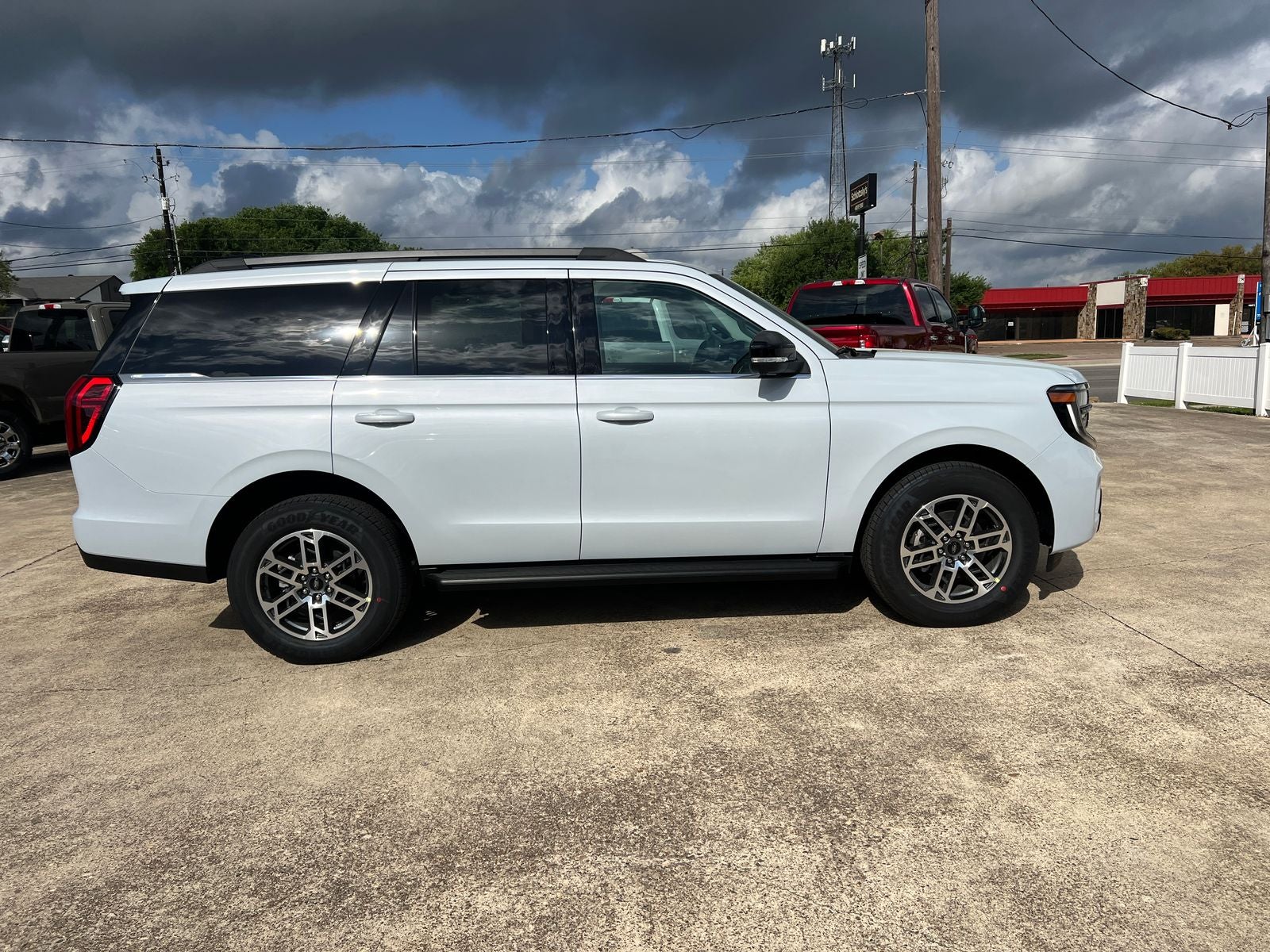 2026 Ford Expedition Active