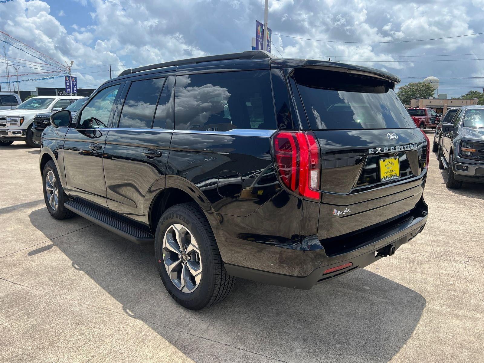 2027 Ford Expedition Active
