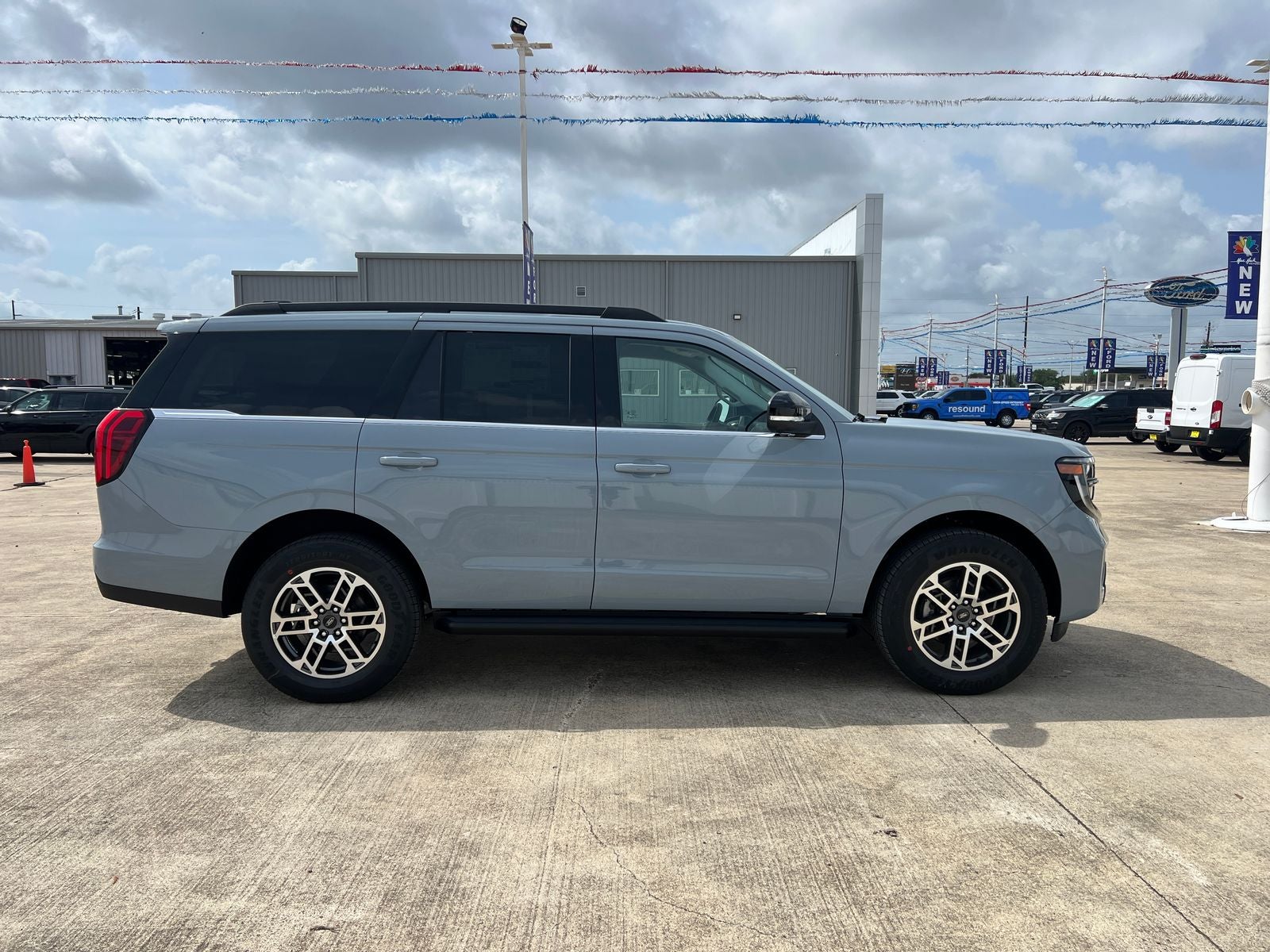 2026 Ford Expedition Active