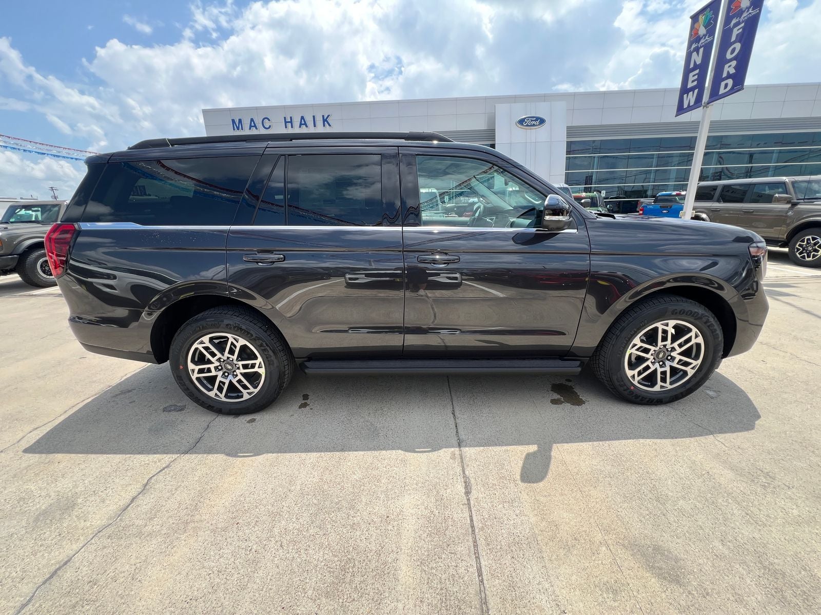 2026 Ford Expedition Active