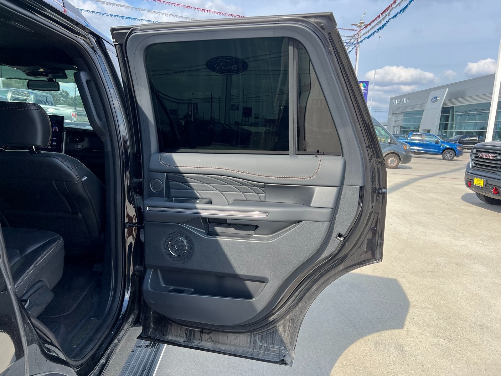 2024 Ford Expedition Platinum