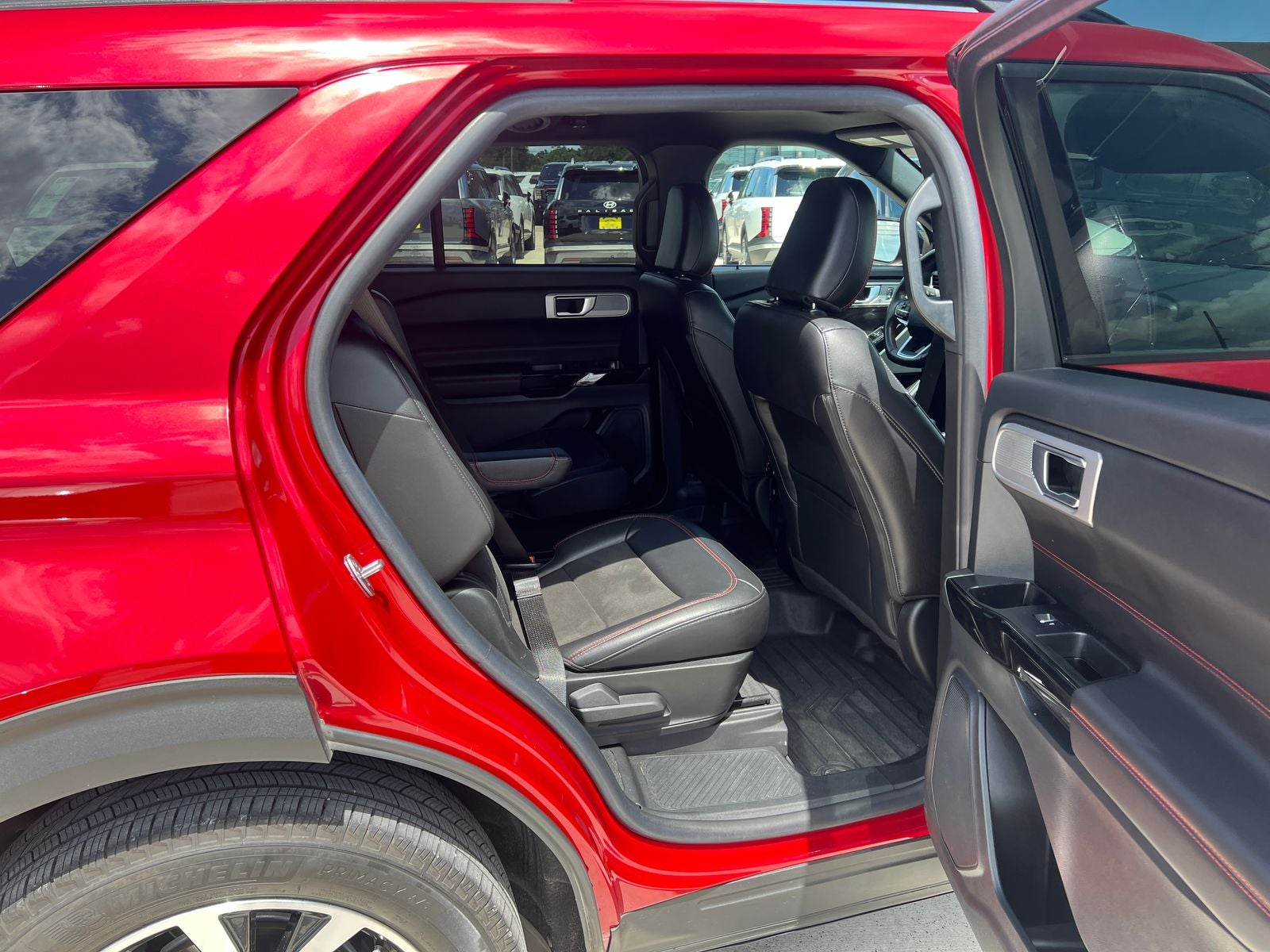 2023 Ford Explorer ST-Line