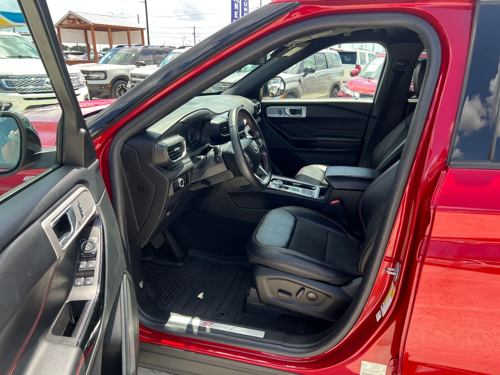 2023 Ford Explorer ST-Line
