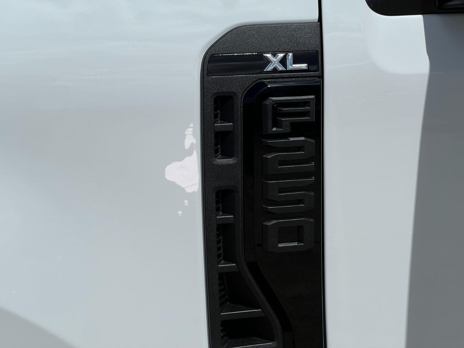 2027 Ford Super Duty F-250 SRW XL
