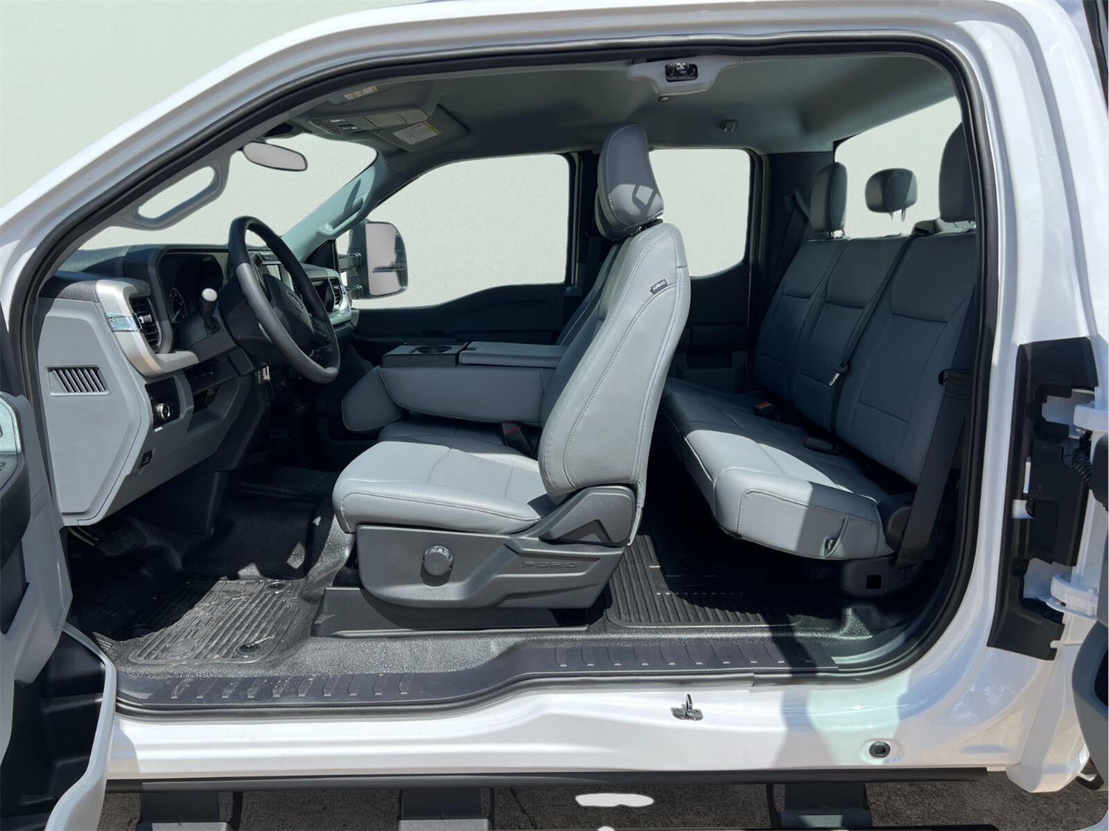 2027 Ford Super Duty F-250 SRW XL