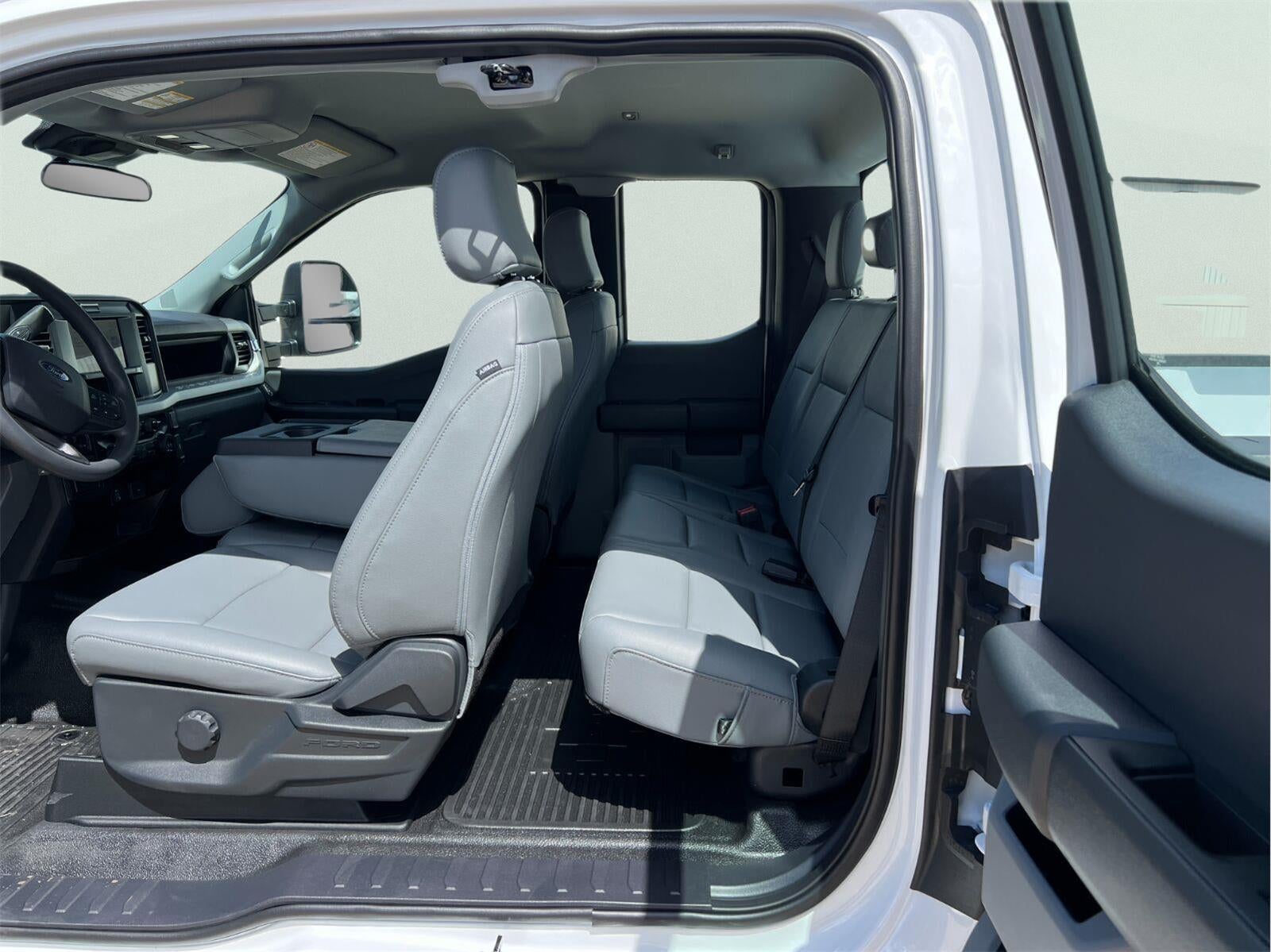 2027 Ford Super Duty F-250 SRW XL