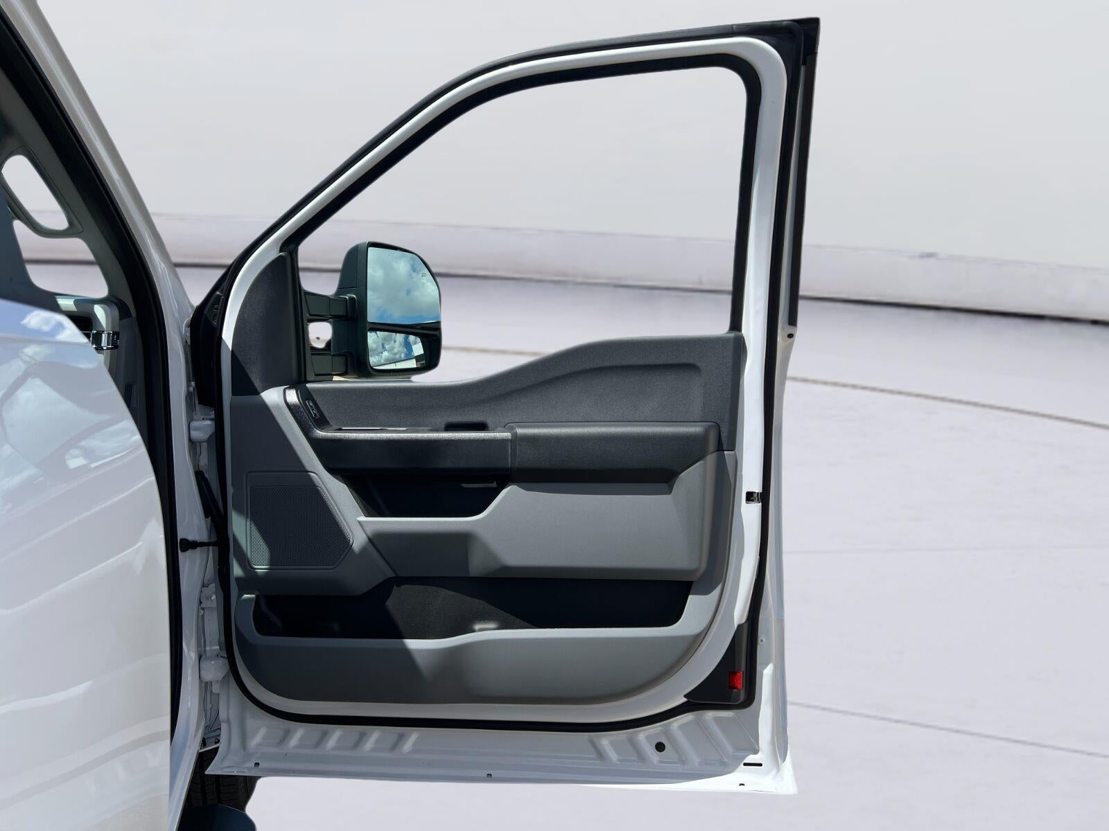 2027 Ford Super Duty F-250 SRW XL
