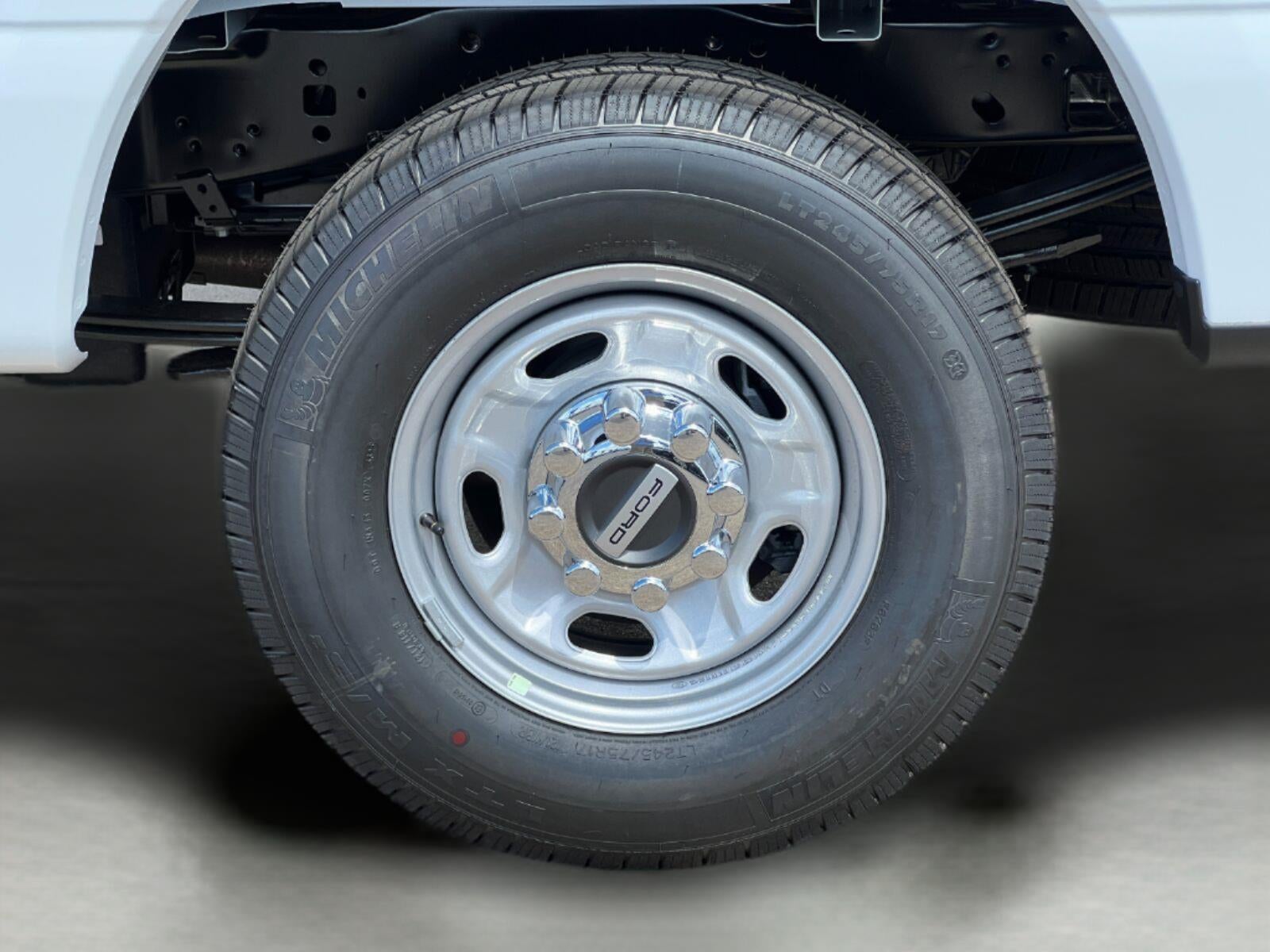 2027 Ford Super Duty F-250 SRW XL