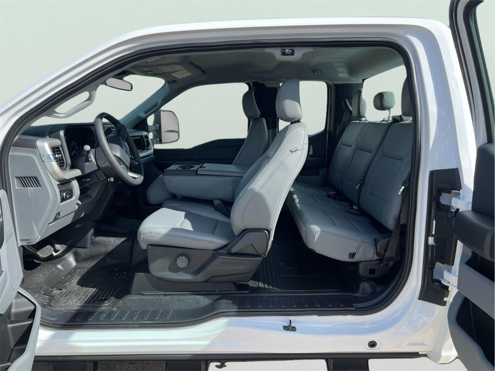 2027 Ford Super Duty F-250 SRW XL