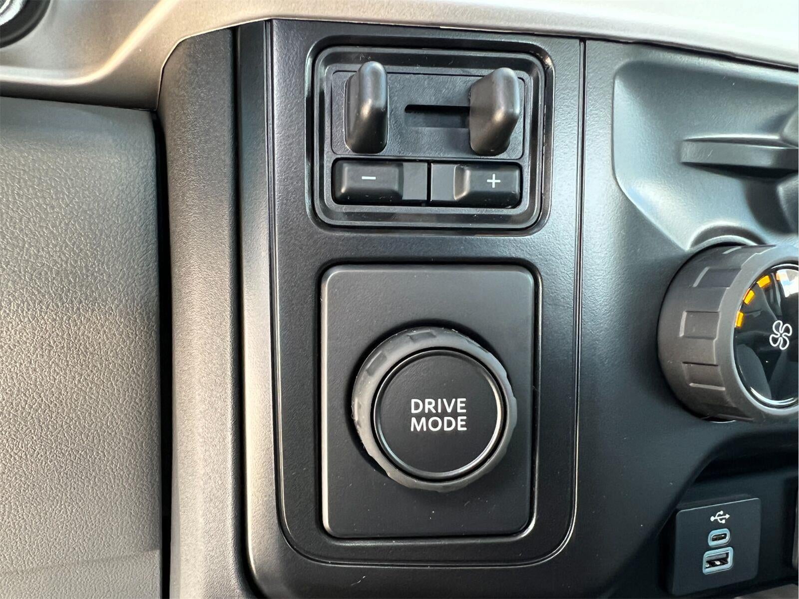 2027 Ford Super Duty F-250 SRW XL
