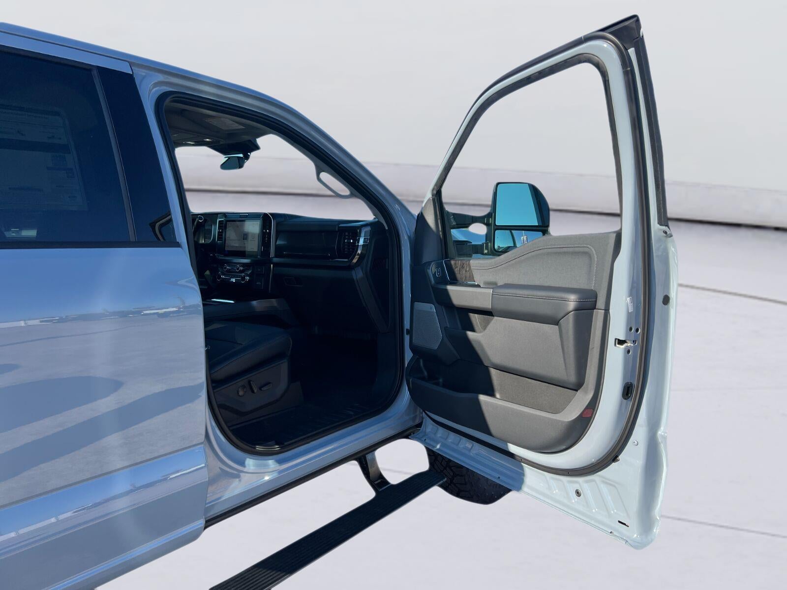 2027 Ford Super Duty F-250 Lariat