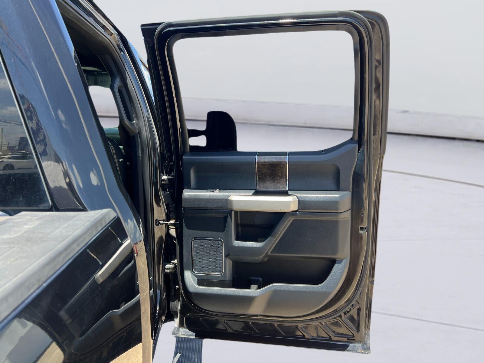 2022 Ford Super Duty F-250 Lariat