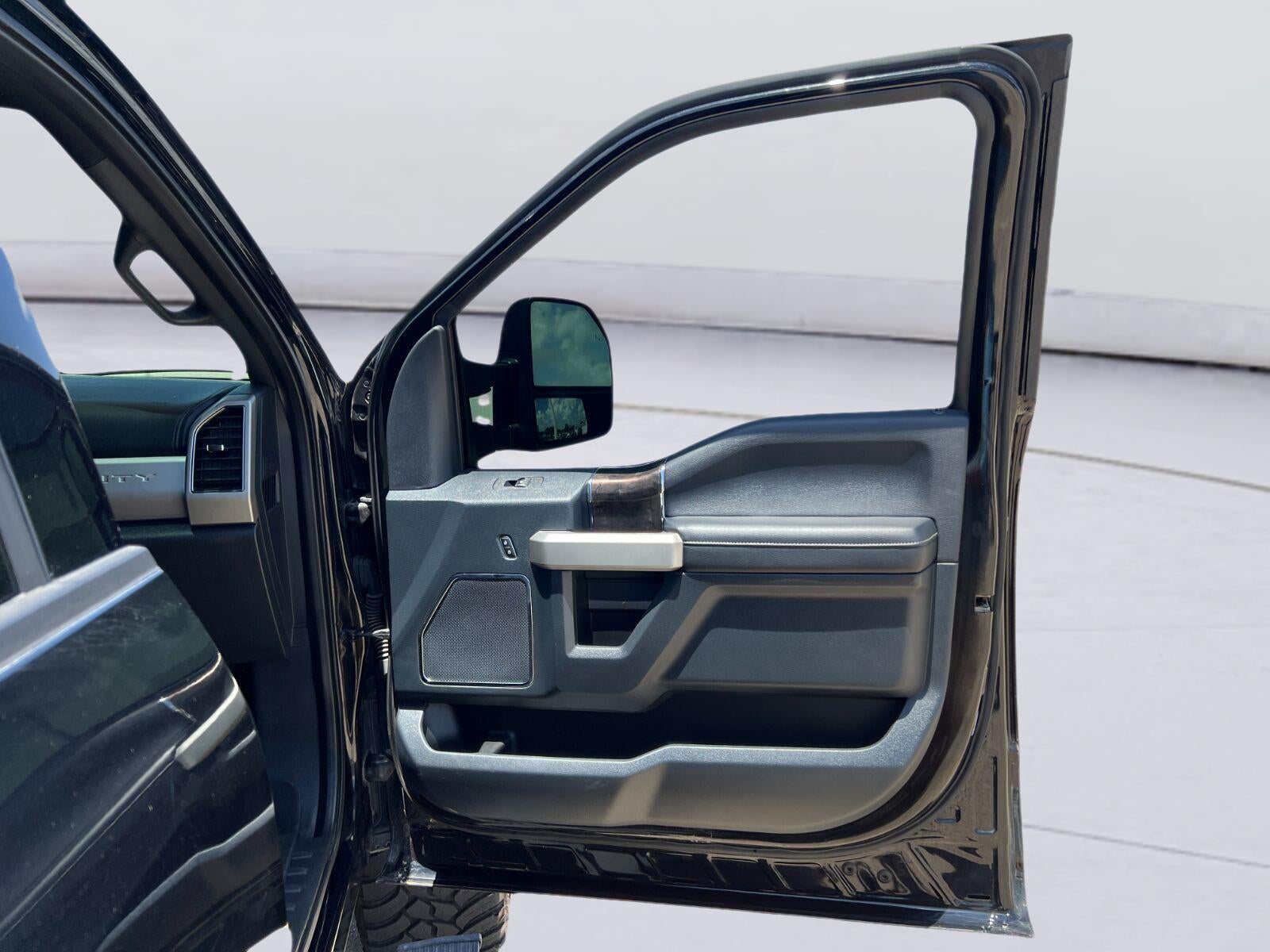 2022 Ford Super Duty F-250 Lariat