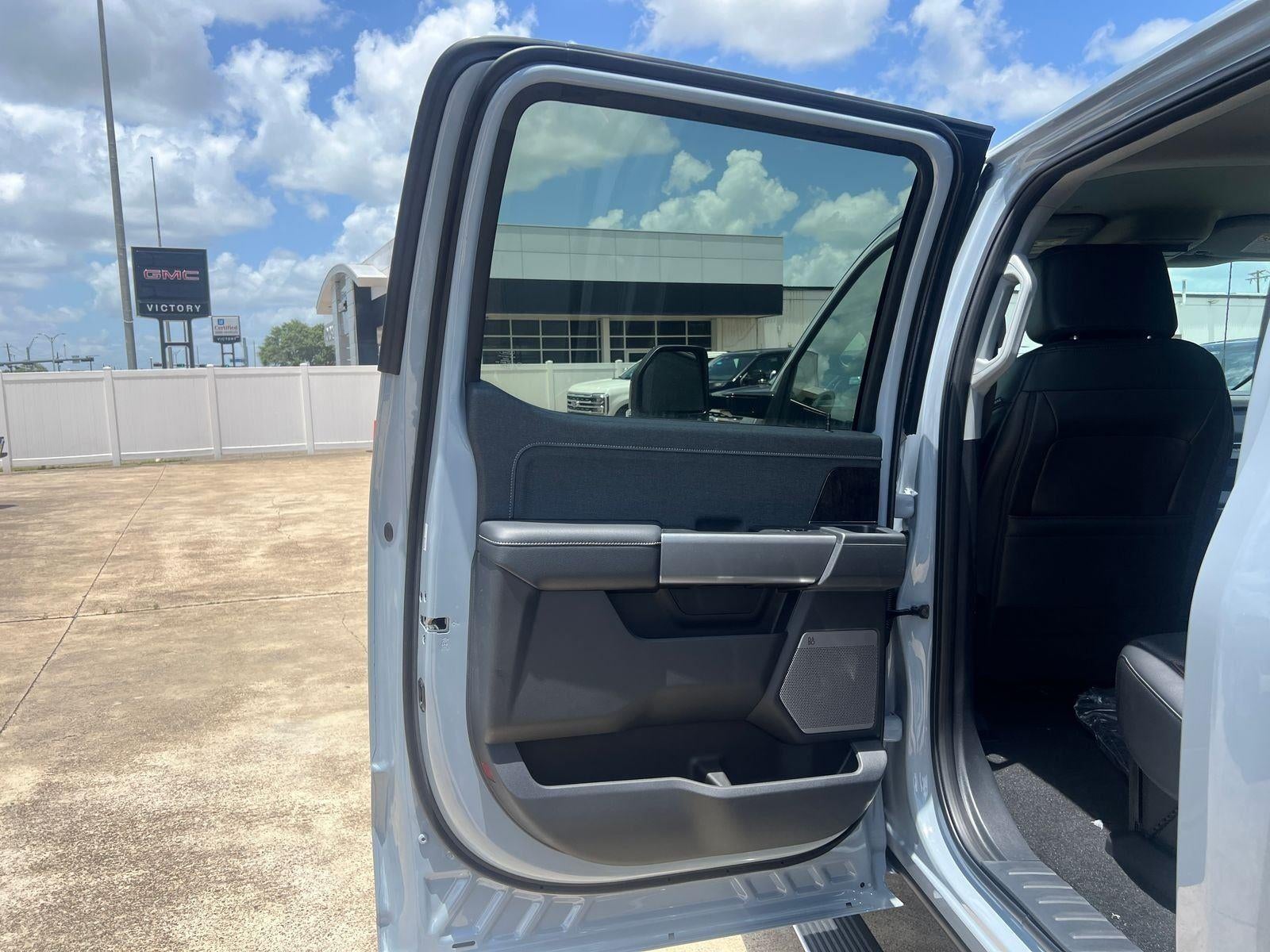 2026 Ford Super Duty F-250 Lariat