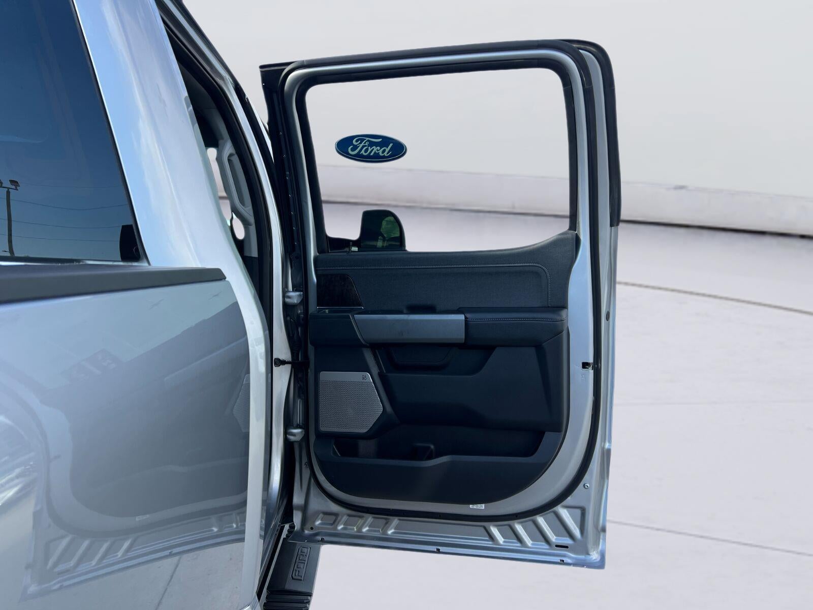 2024 Ford Super Duty F-250 SRW LARIAT