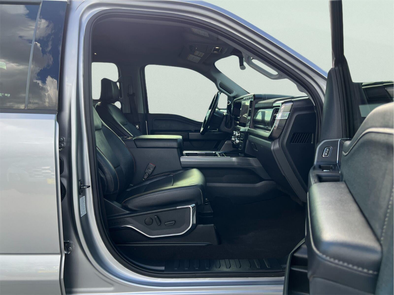 2024 Ford Super Duty F-250 SRW LARIAT