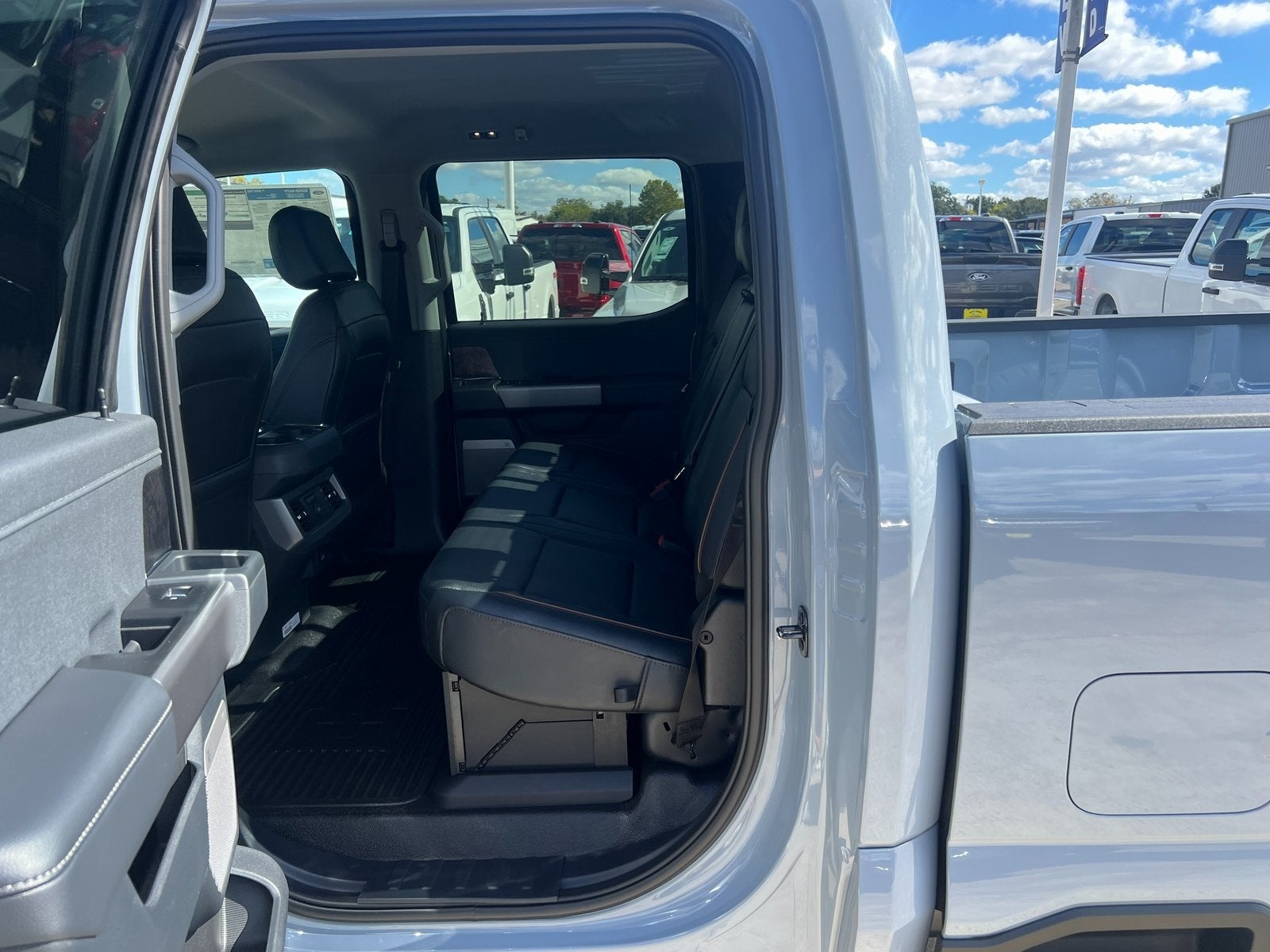 2026 Ford F-350SD Lariat