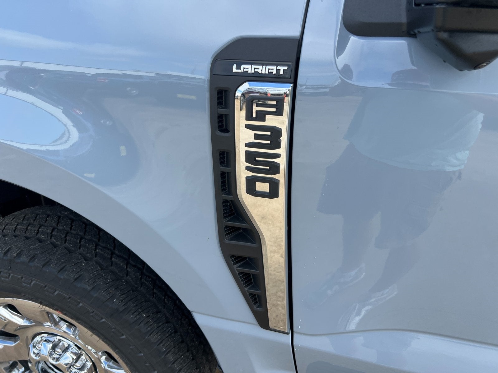 2026 Ford F-350SD Lariat