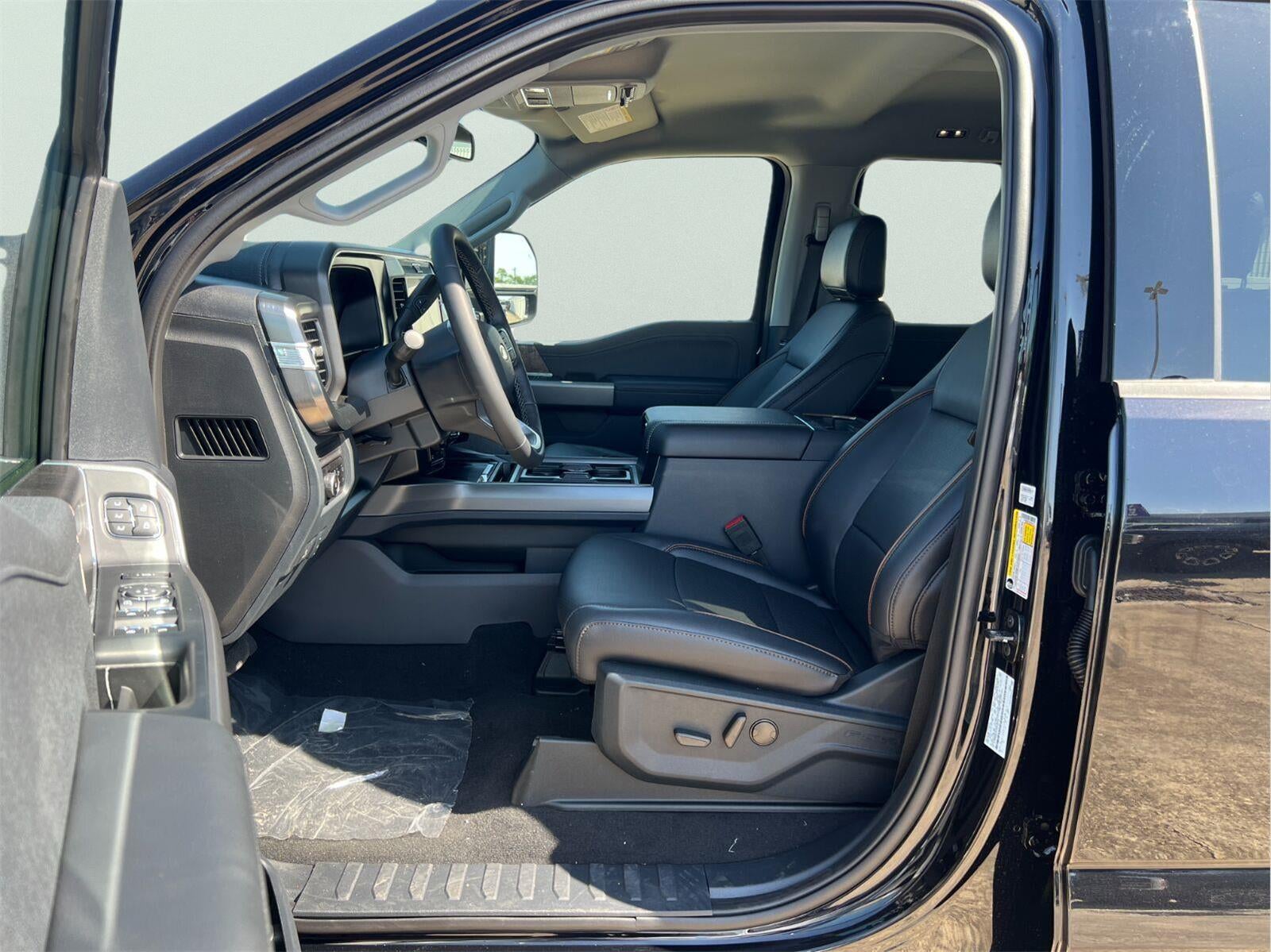2026 Ford Super Duty F-350 Lariat