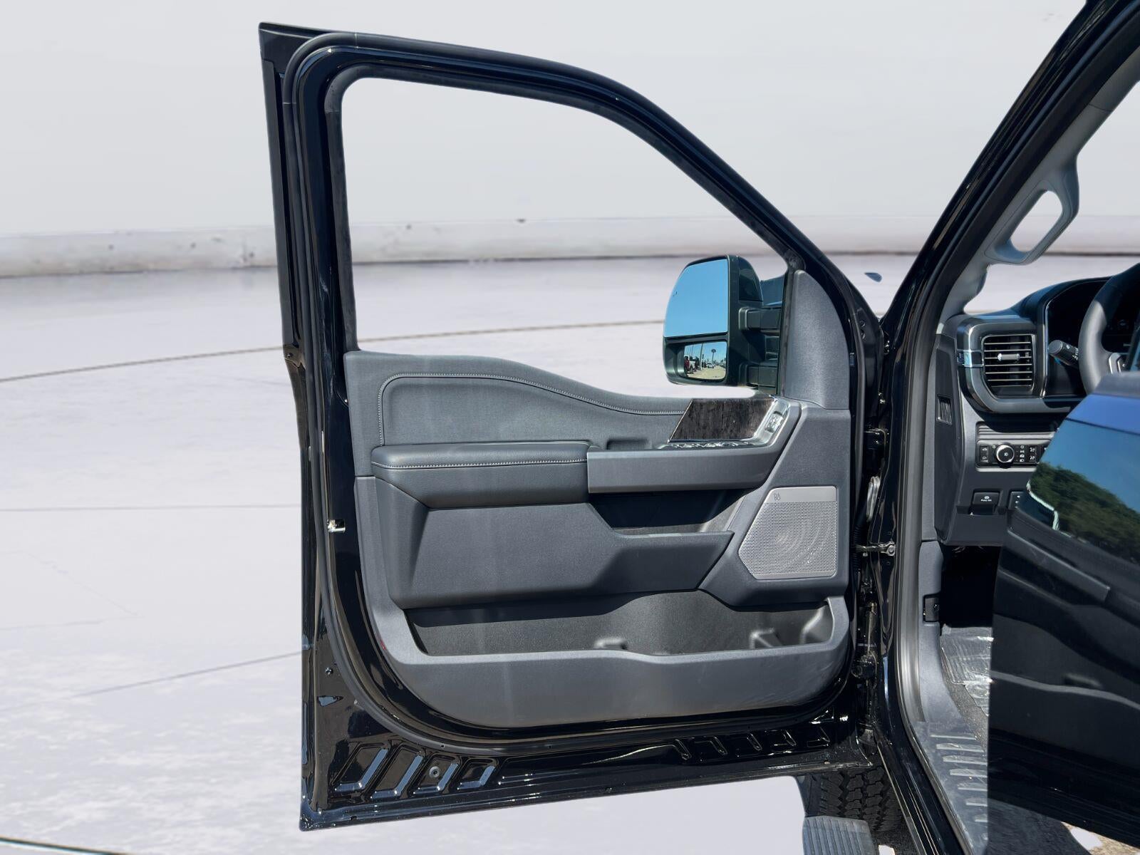 2026 Ford Super Duty F-350 Lariat