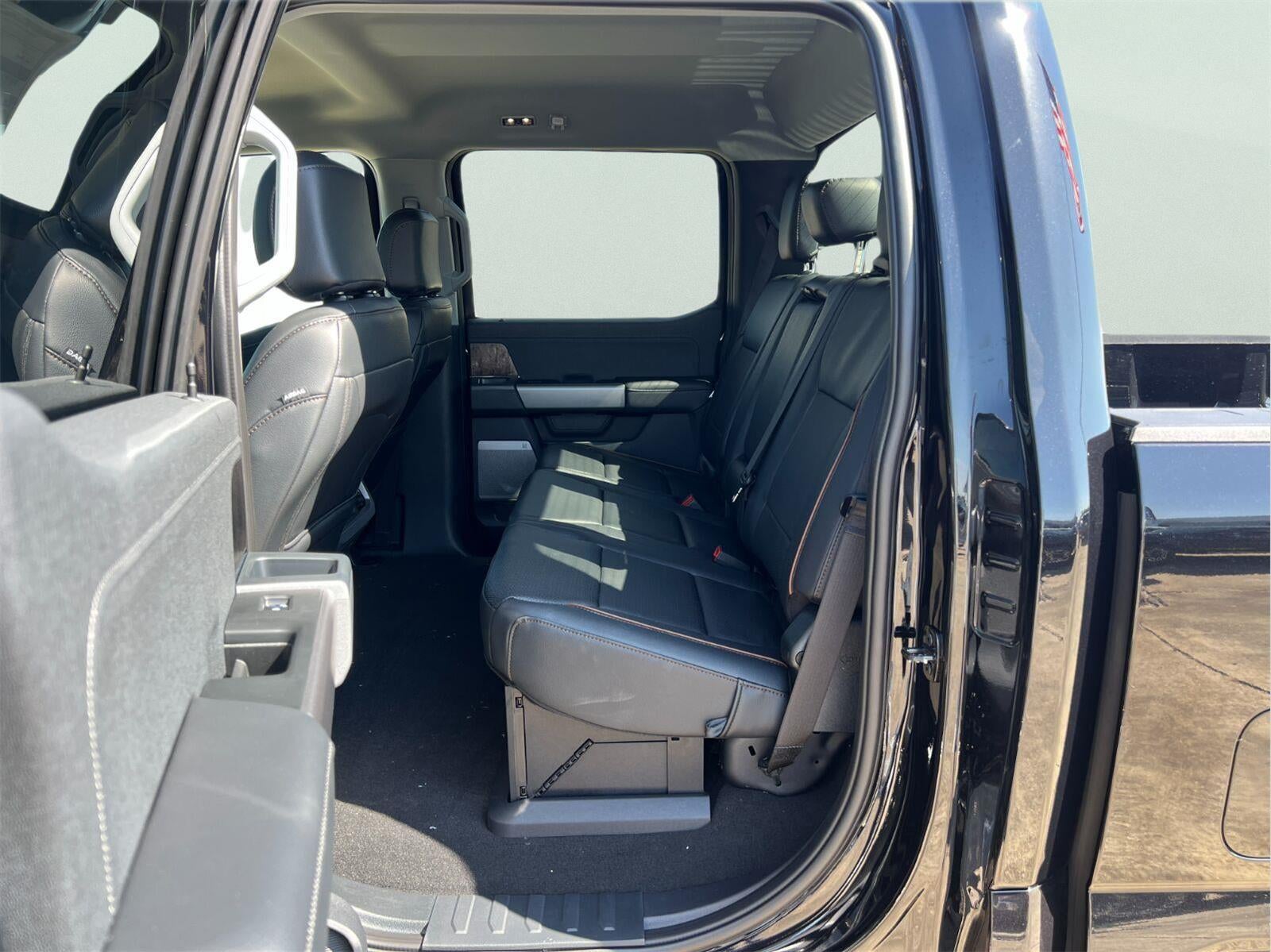 2026 Ford Super Duty F-350 Lariat